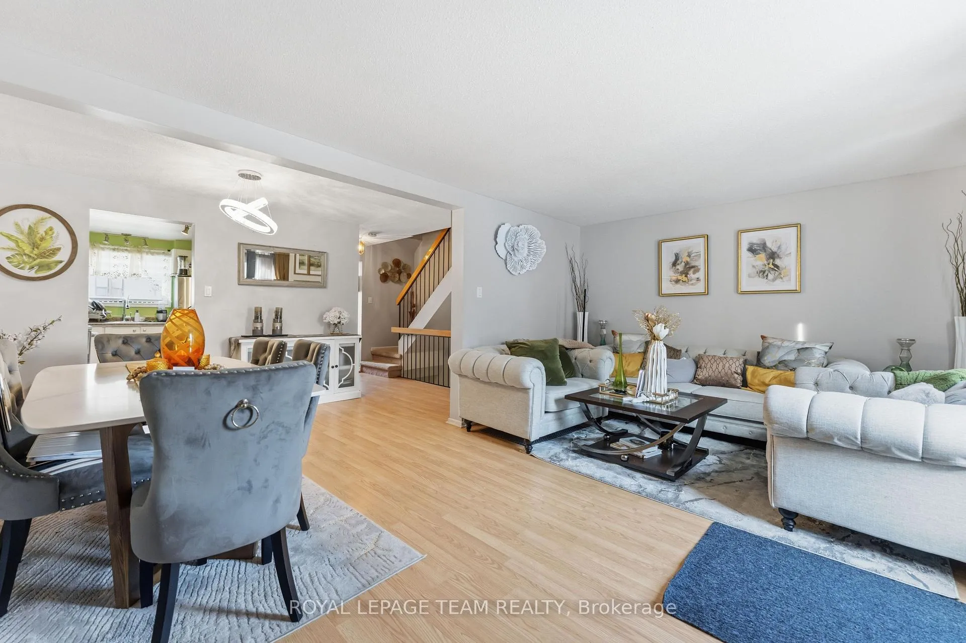 Photo 13 of Unit 22, 2053 Stonehenge Crescent, Ottawa, Pineview — HOMEH