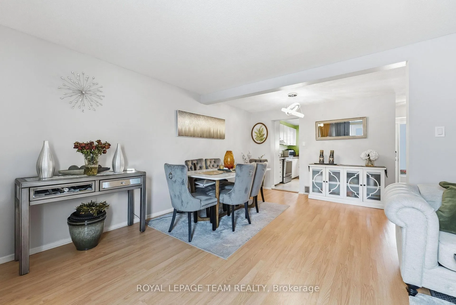 Photo 14 of Unit 22, 2053 Stonehenge Crescent, Ottawa, Pineview — HOMEH