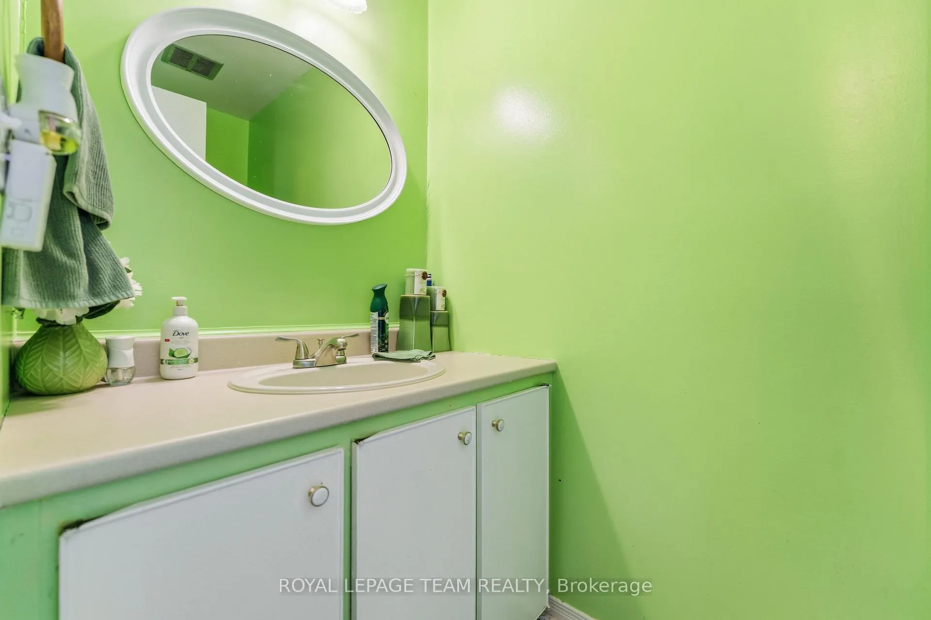 Photo 25 of Unit 22, 2053 Stonehenge Crescent, Ottawa, Pineview — HOMEH