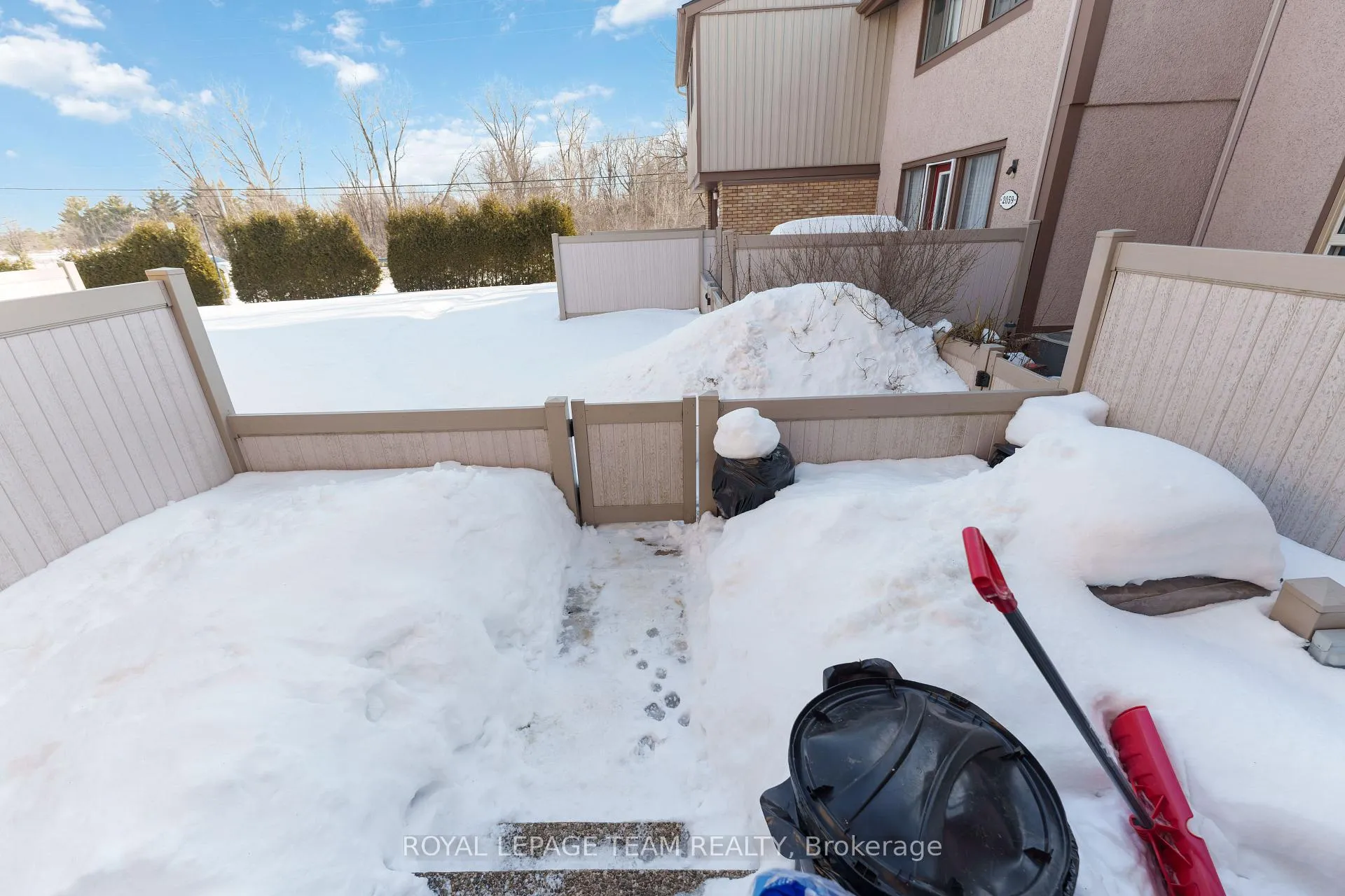 Photo 26 of Unit 22, 2053 Stonehenge Crescent, Ottawa, Pineview — HOMEH