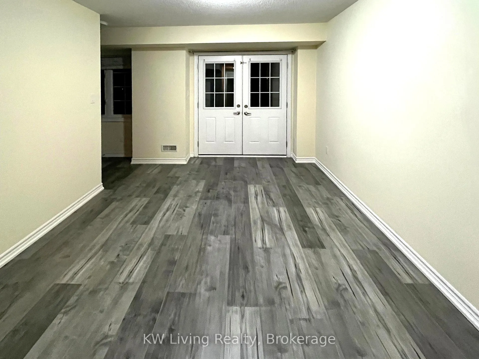 Photo 3 of 120 Ferris Square, Clarington, Courtice — HOMEH