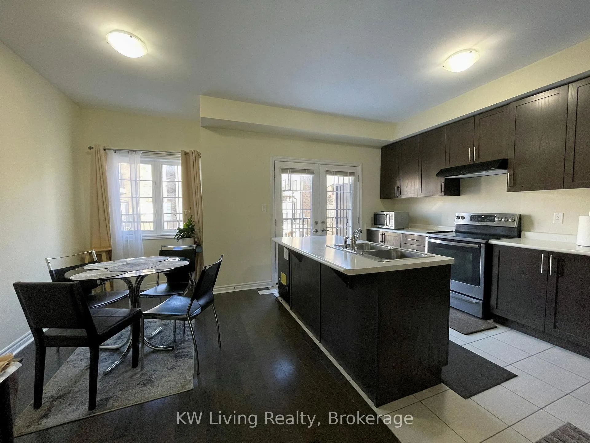 Photo 9 of 120 Ferris Square, Clarington, Courtice — HOMEH