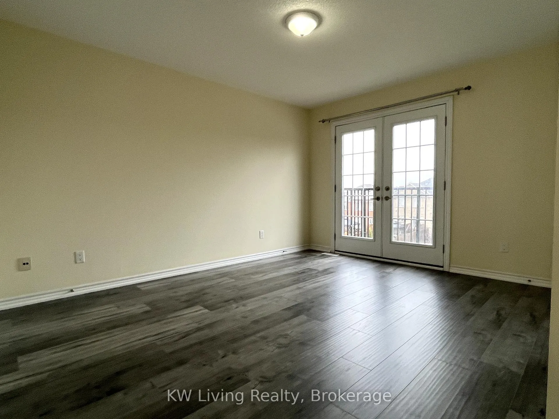 Photo 10 of 120 Ferris Square, Clarington, Courtice — HOMEH