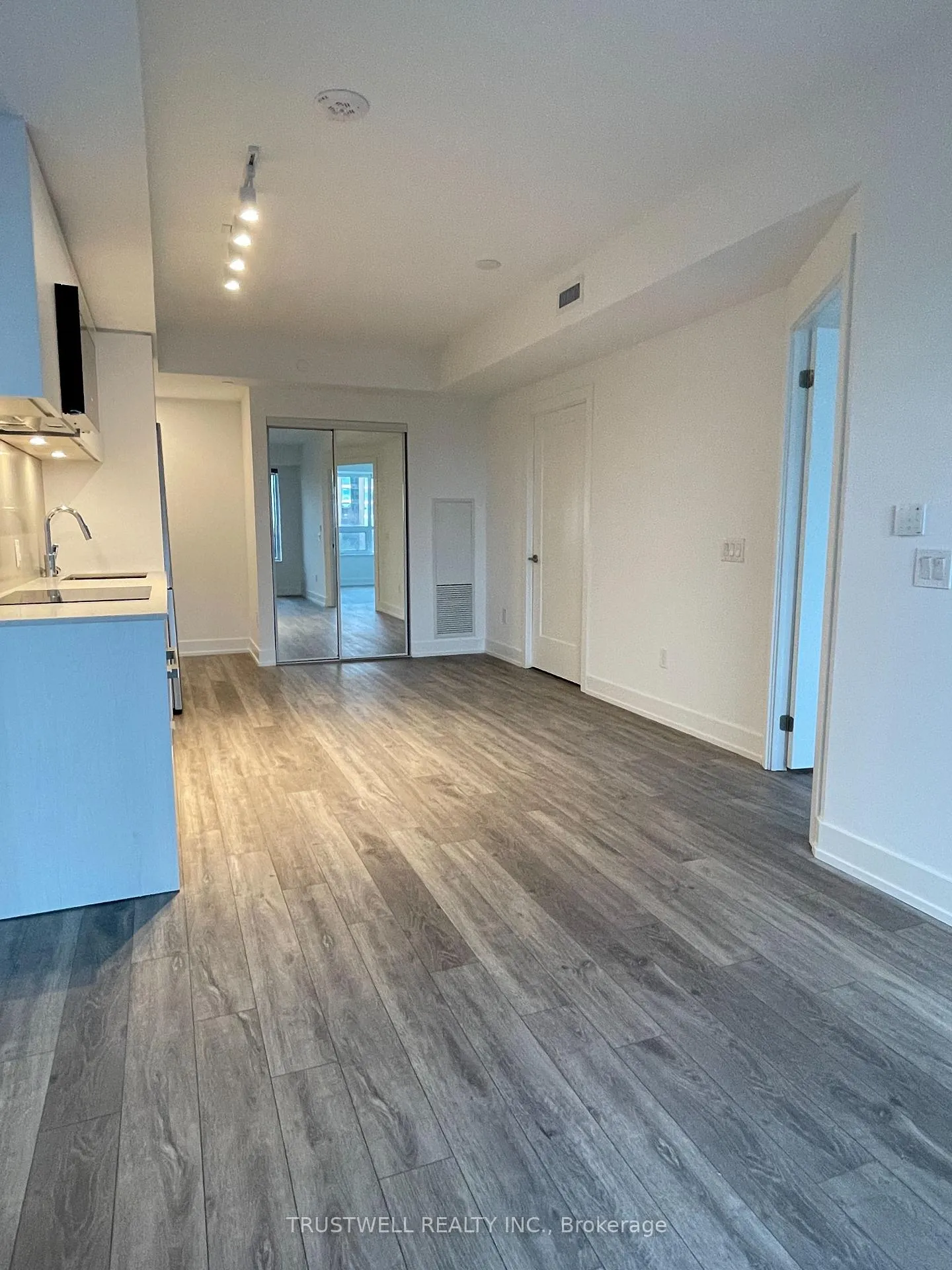 Photo 7 of Unit 918, 9 Clegg Road, Markham, Unionville — HOMEH