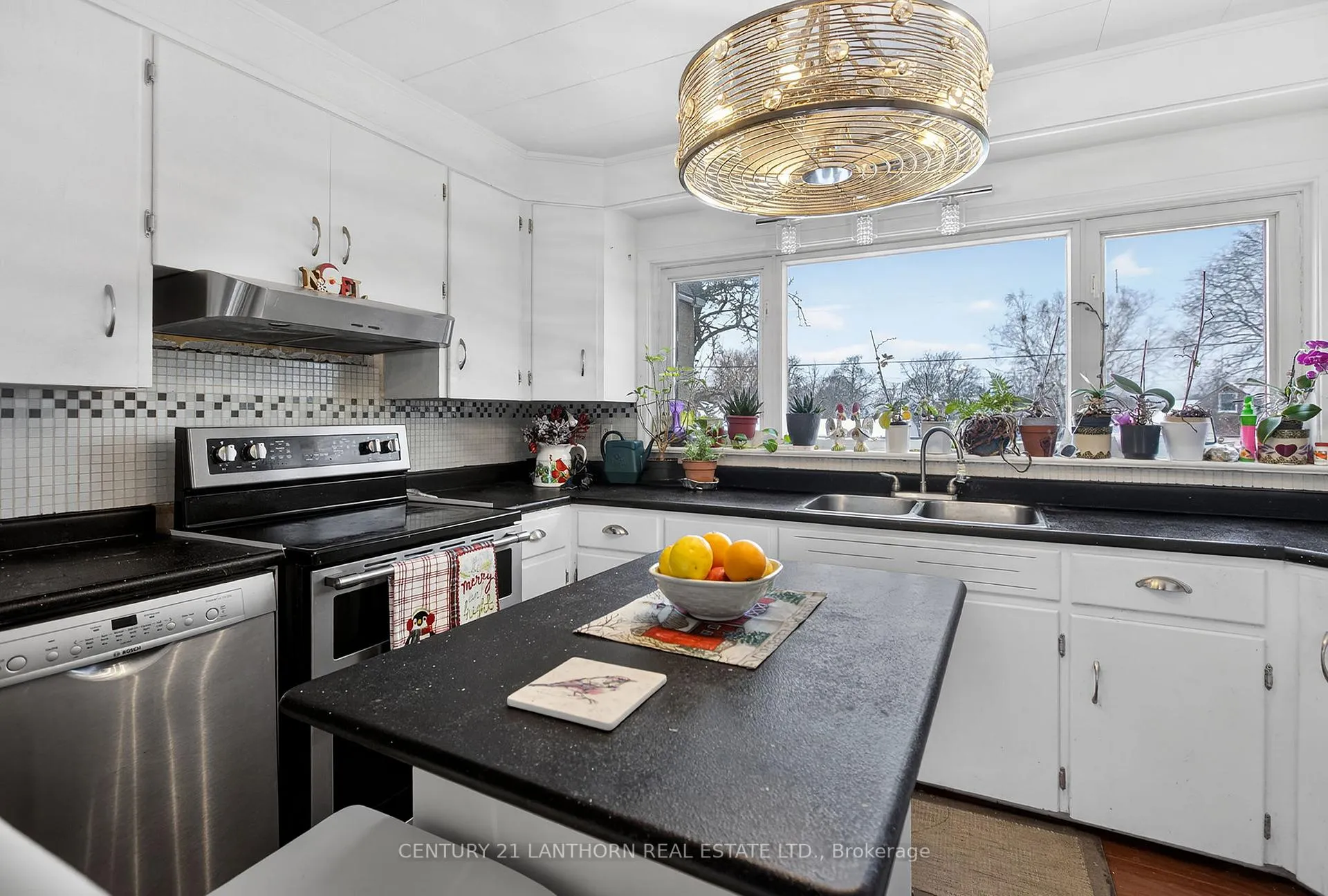 Photo 3 of 82 First Avenue, Quinte West, Trenton Ward — HOMEH