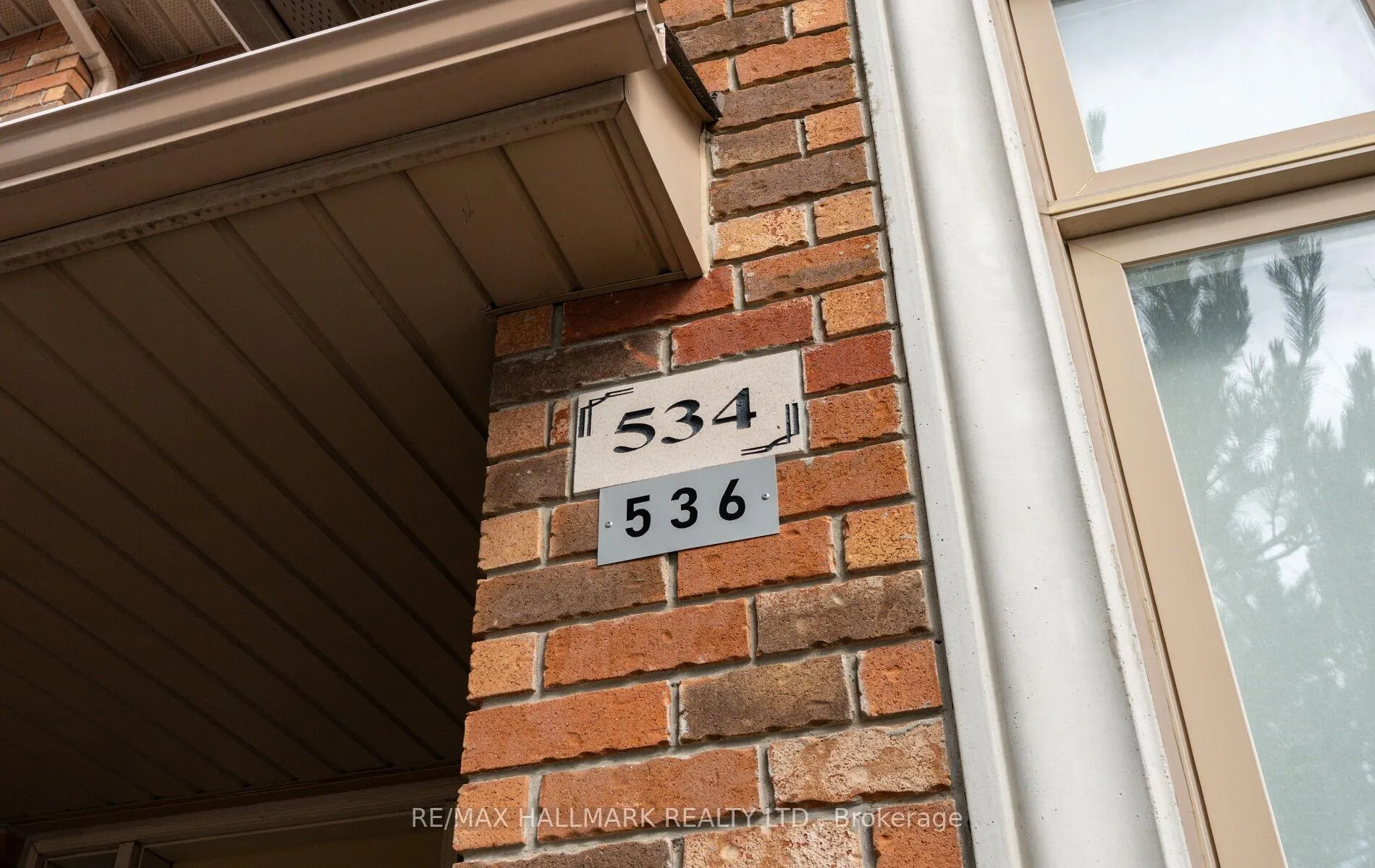 Photo 2 of 536 Highcliffe Drive, Vaughan, Uplands — HOMEH
