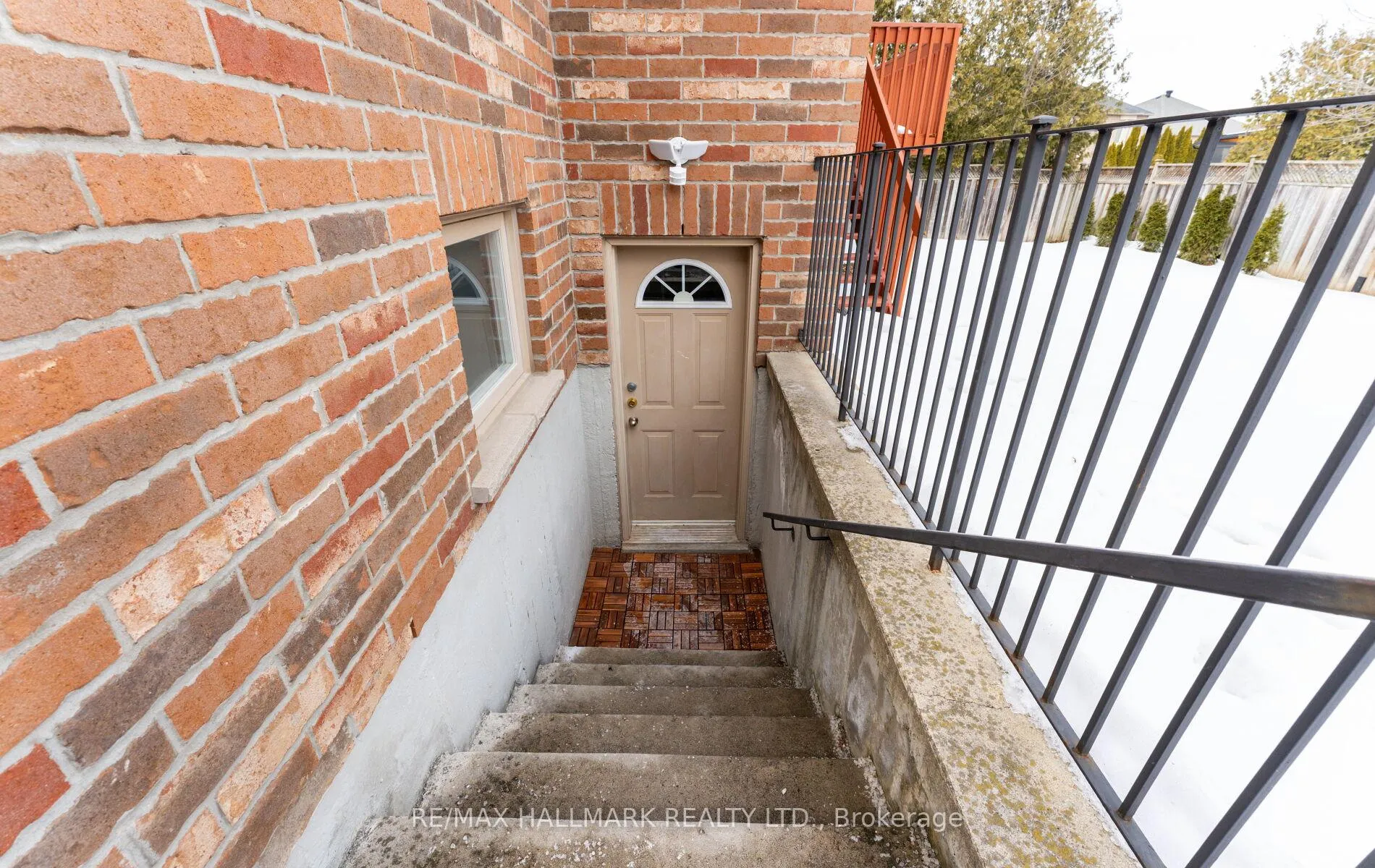 Photo 4 of 536 Highcliffe Drive, Vaughan, Uplands — HOMEH