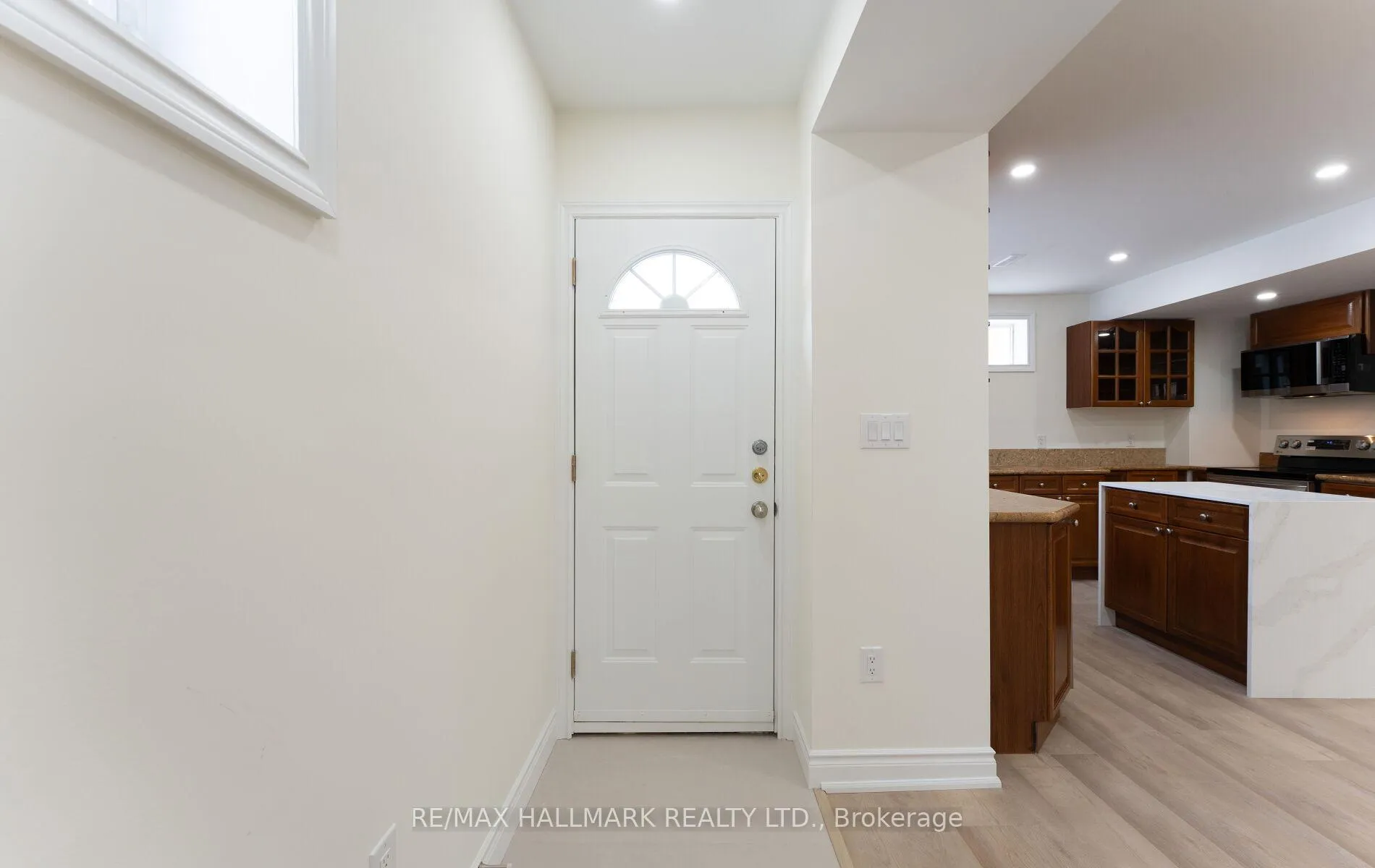 Photo 6 of 536 Highcliffe Drive, Vaughan, Uplands — HOMEH