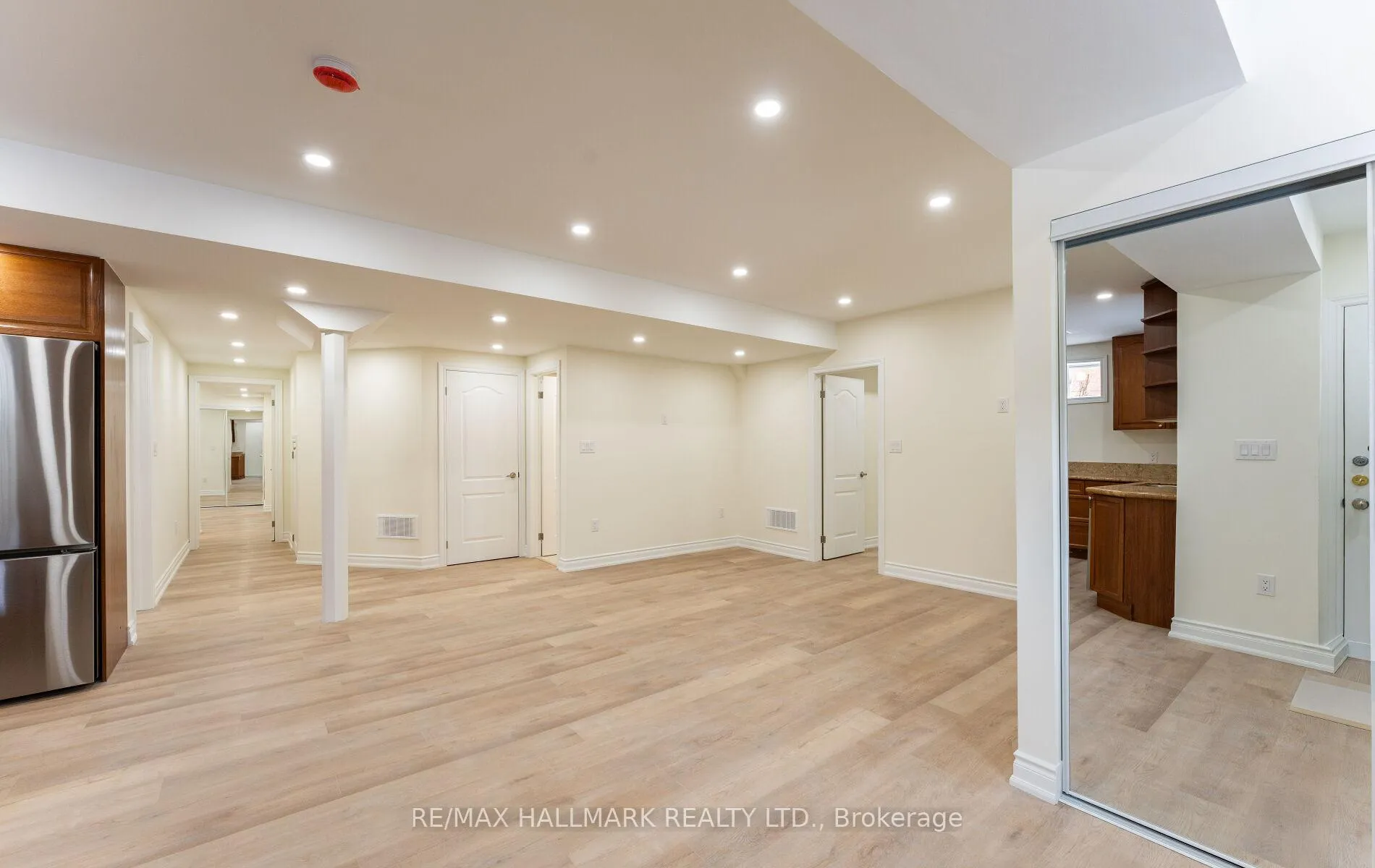 Photo 8 of 536 Highcliffe Drive, Vaughan, Uplands — HOMEH