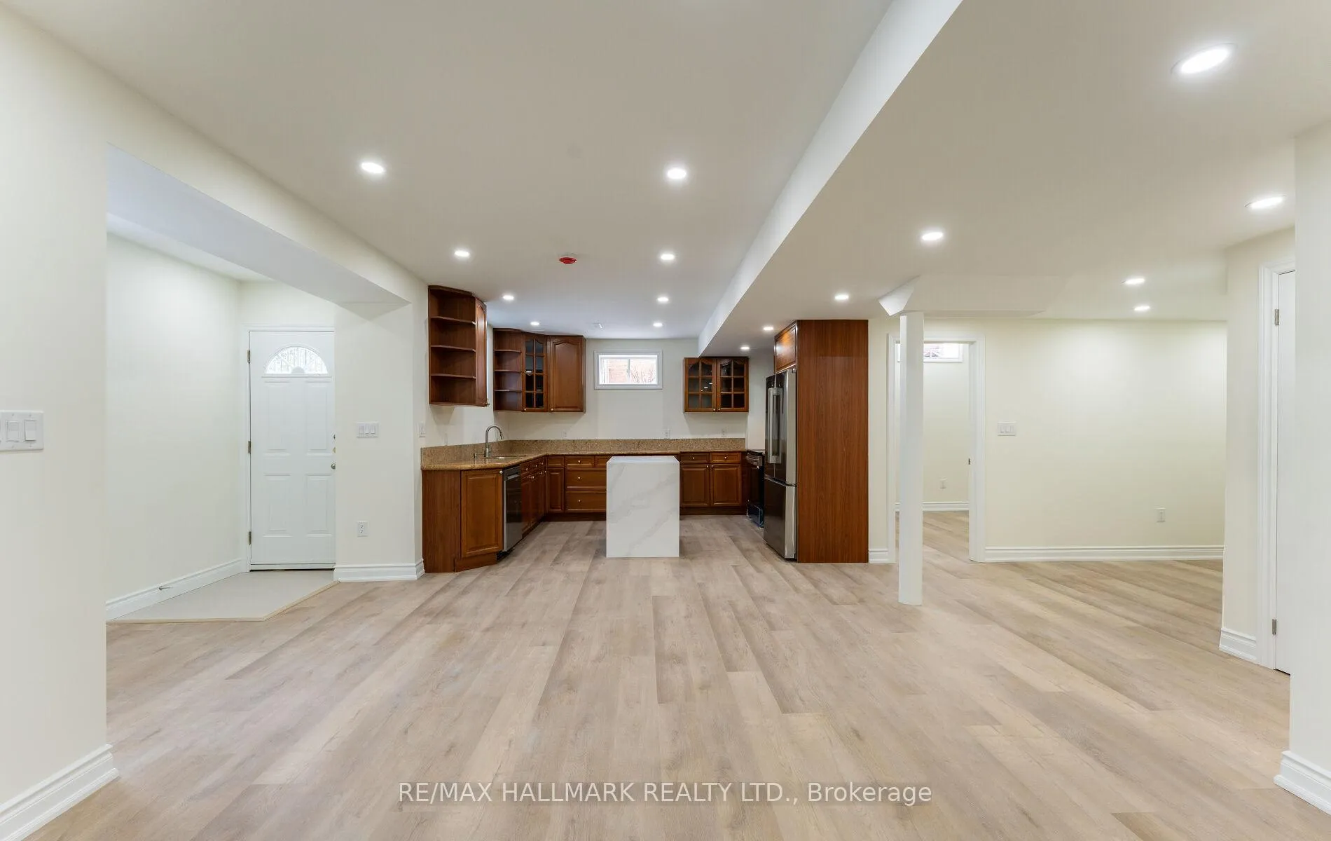 Photo 9 of 536 Highcliffe Drive, Vaughan, Uplands — HOMEH