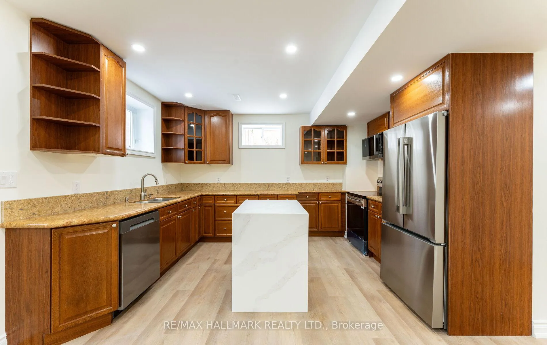 Photo 11 of 536 Highcliffe Drive, Vaughan, Uplands — HOMEH