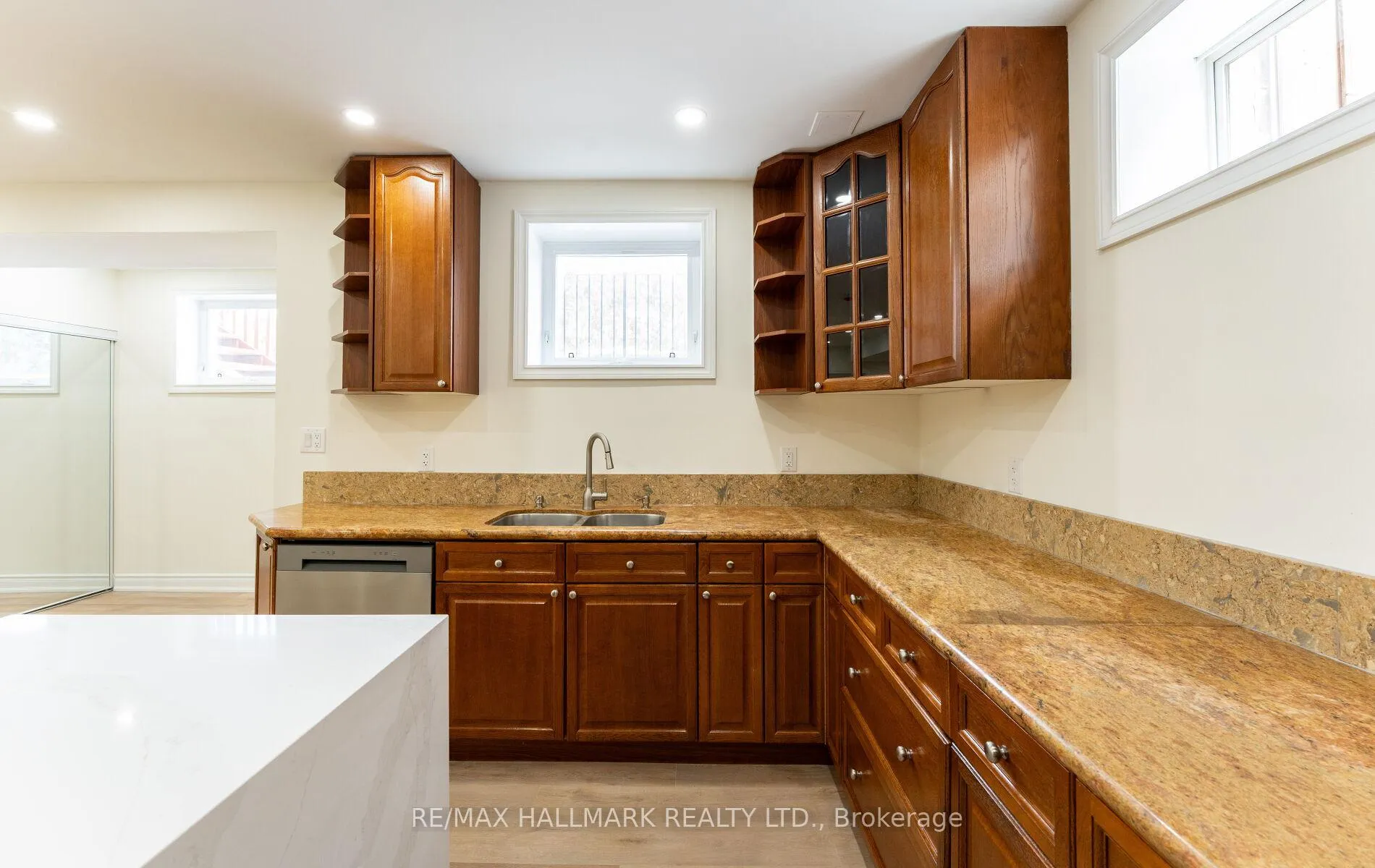 Photo 12 of 536 Highcliffe Drive, Vaughan, Uplands — HOMEH