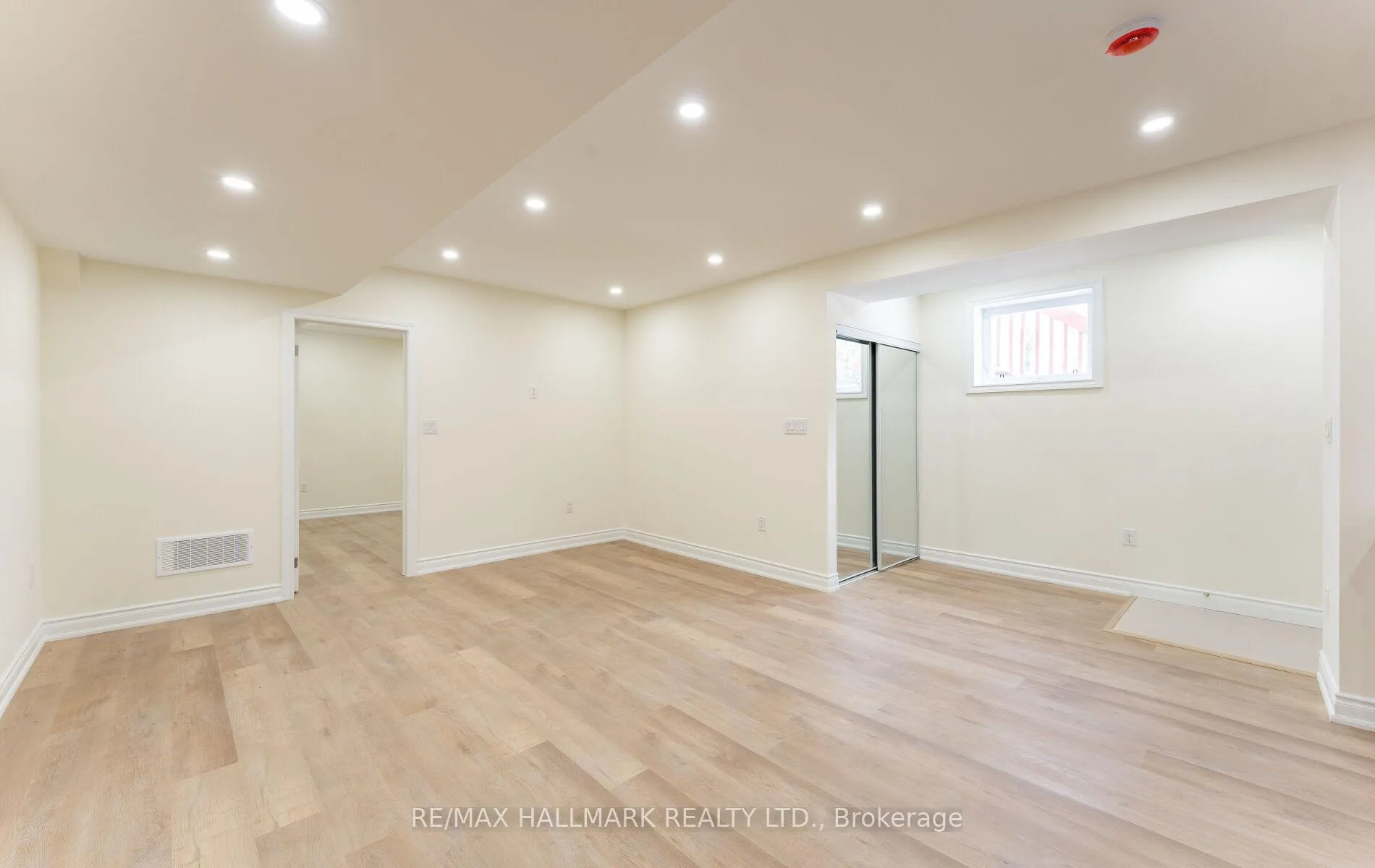 Photo 14 of 536 Highcliffe Drive, Vaughan, Uplands — HOMEH