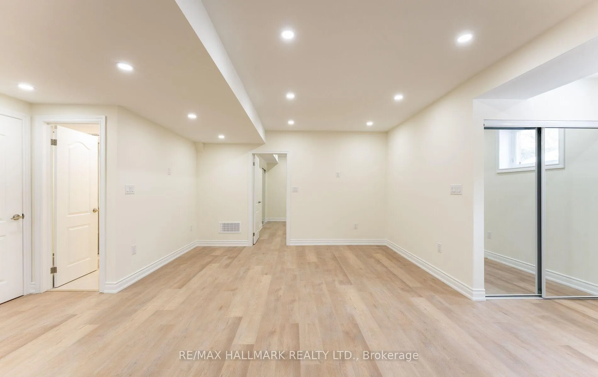 Photo 15 of 536 Highcliffe Drive, Vaughan, Uplands — HOMEH