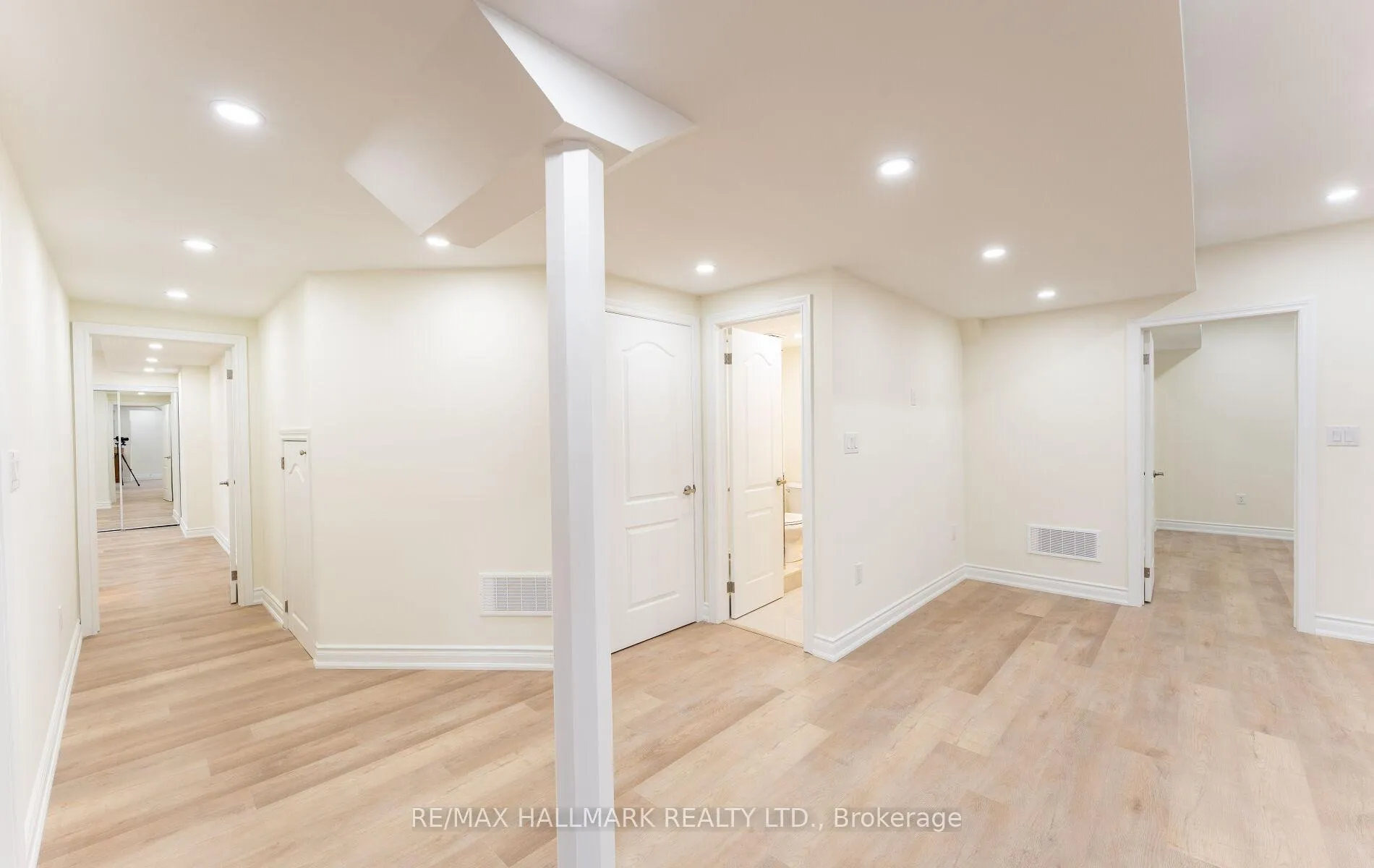 Photo 16 of 536 Highcliffe Drive, Vaughan, Uplands — HOMEH