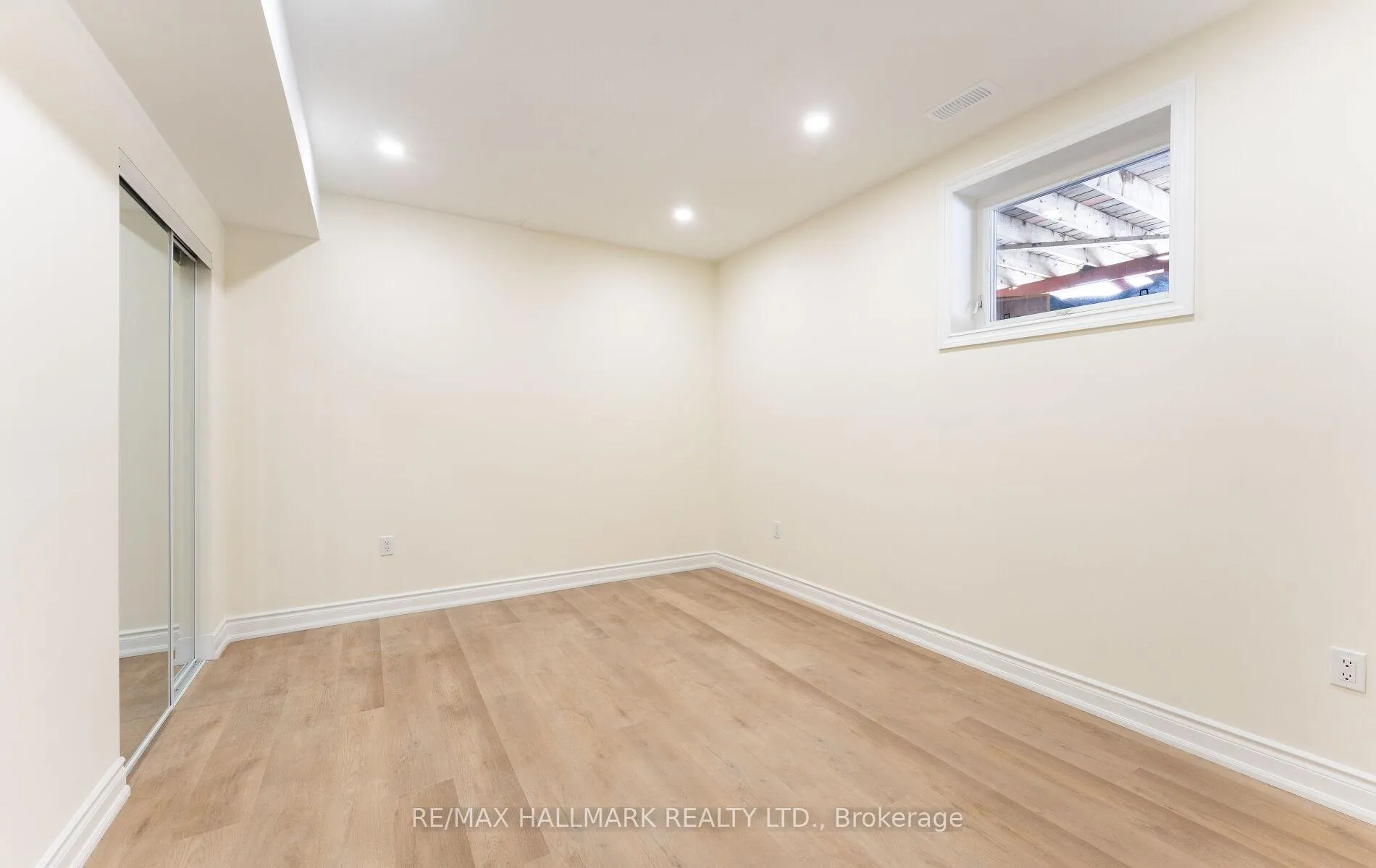 Photo 18 of 536 Highcliffe Drive, Vaughan, Uplands — HOMEH