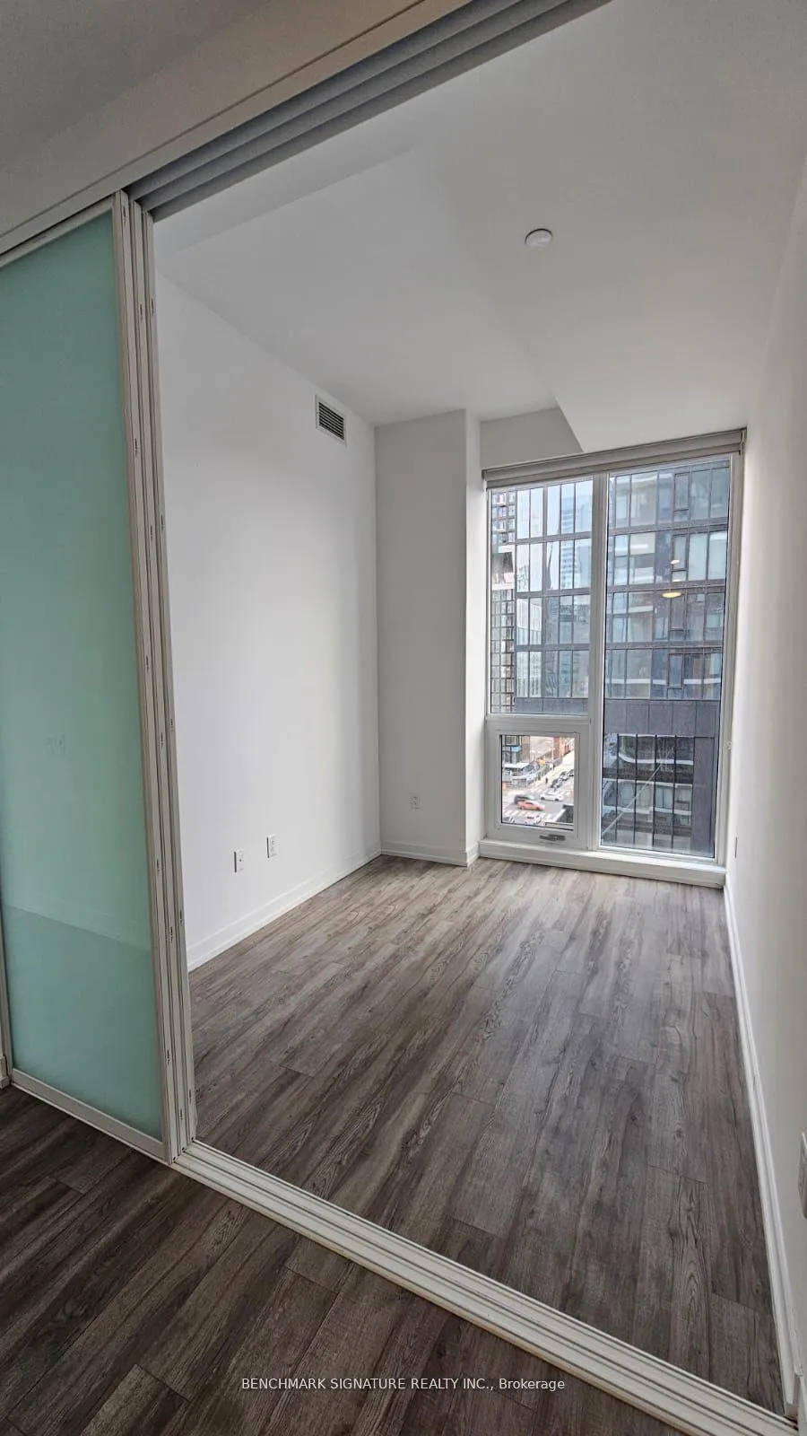 Photo 7 of Unit 910, 77 Shuter Street, Toronto, Church-Yonge Corridor — HOMEH