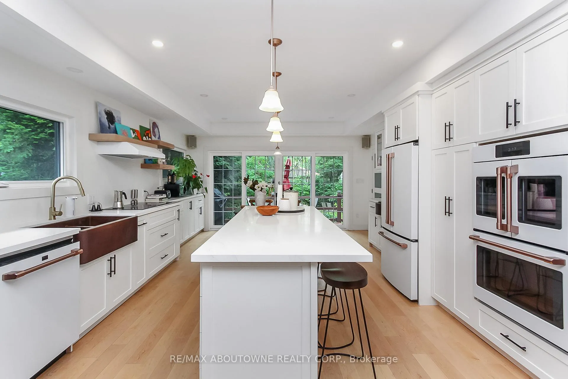 Photo 9 of 12 49TH Street N, Wasaga Beach — HOMEH
