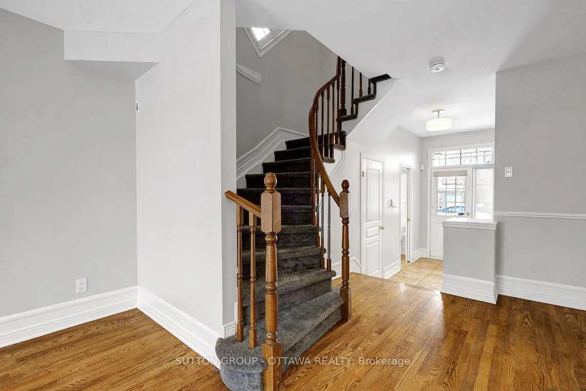 Photo 4 of 4426 Wildmint Square, Ottawa, Riverside South/Gloucester Glen — HOMEH