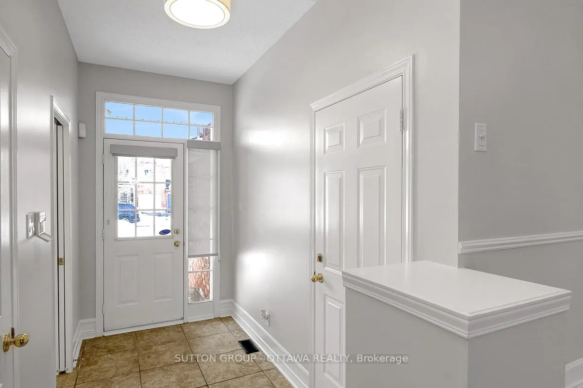 Photo 5 of 4426 Wildmint Square, Ottawa, Riverside South/Gloucester Glen — HOMEH
