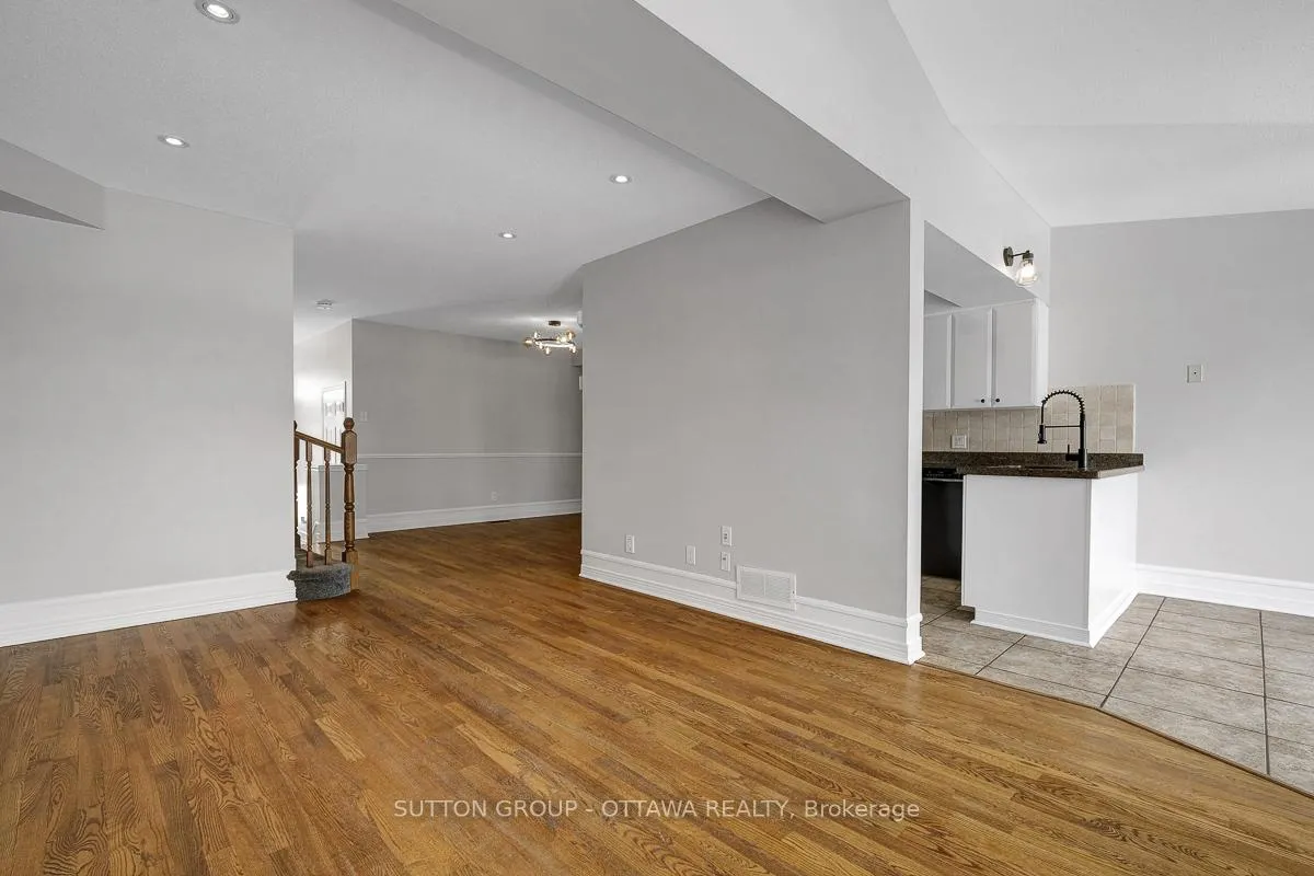 Photo 9 of 4426 Wildmint Square, Ottawa, Riverside South/Gloucester Glen — HOMEH