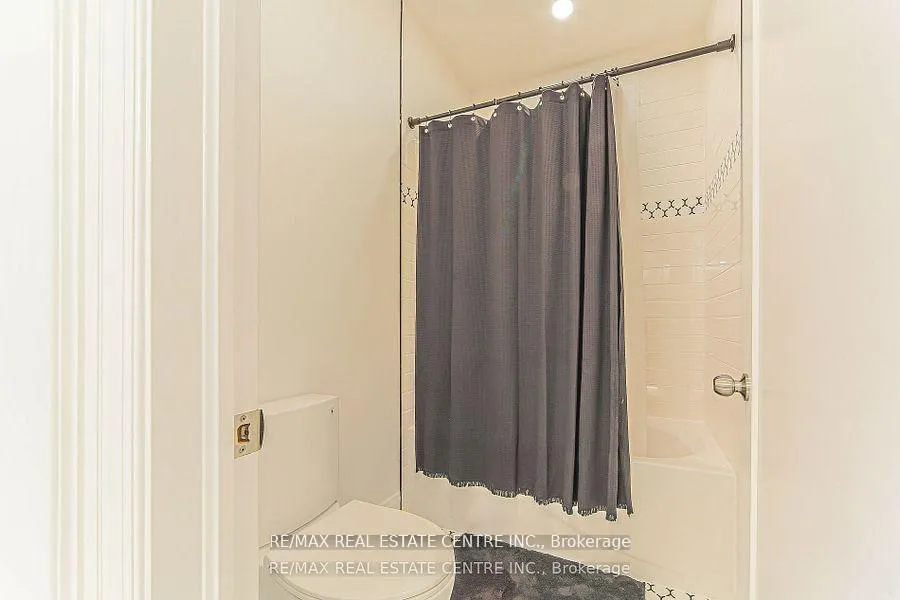 Photo 27 of 1 Hawthorn Crescent, Brampton, Westgate — HOMEH