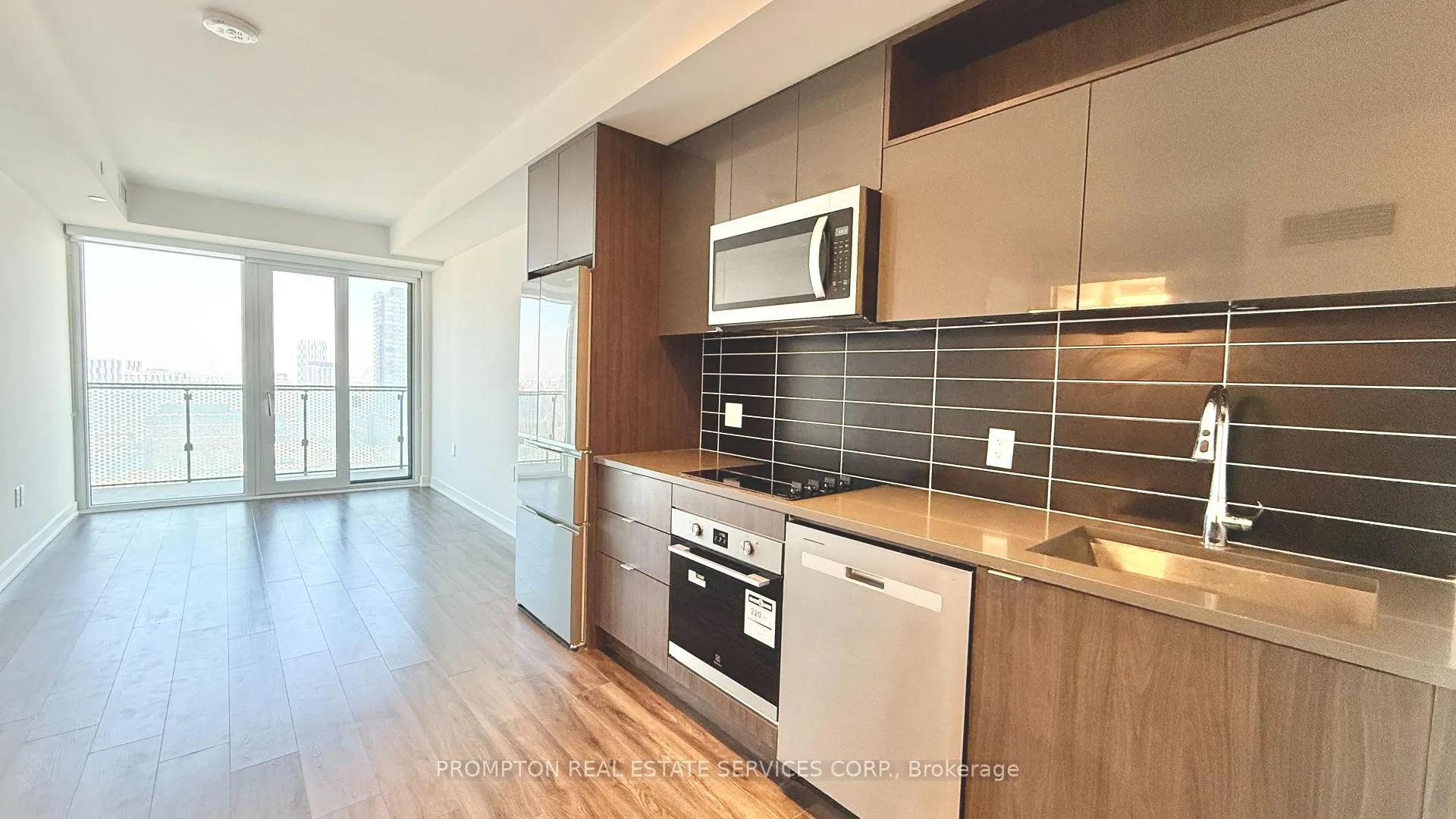 Photo 4 of Unit 1614, 60 Princess Street, Toronto, Waterfront Communities — HOMEH