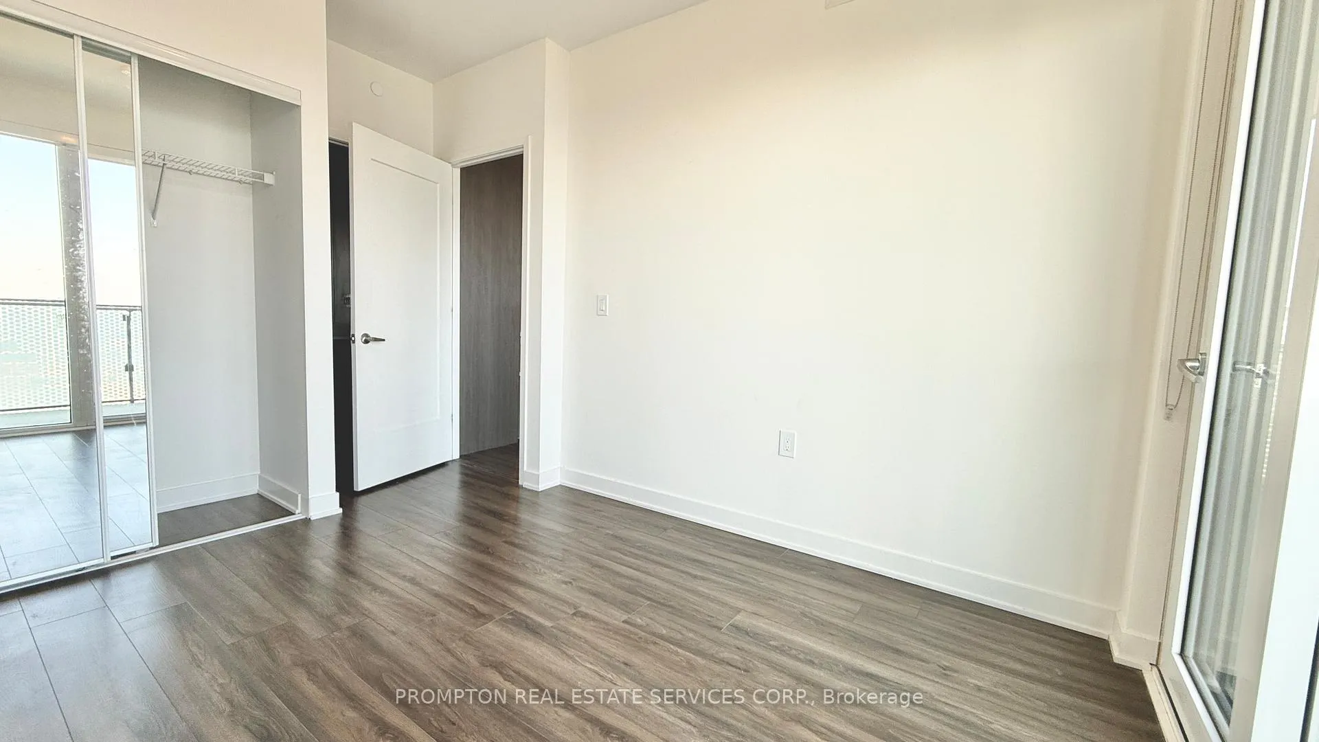Photo 10 of Unit 1614, 60 Princess Street, Toronto, Waterfront Communities — HOMEH