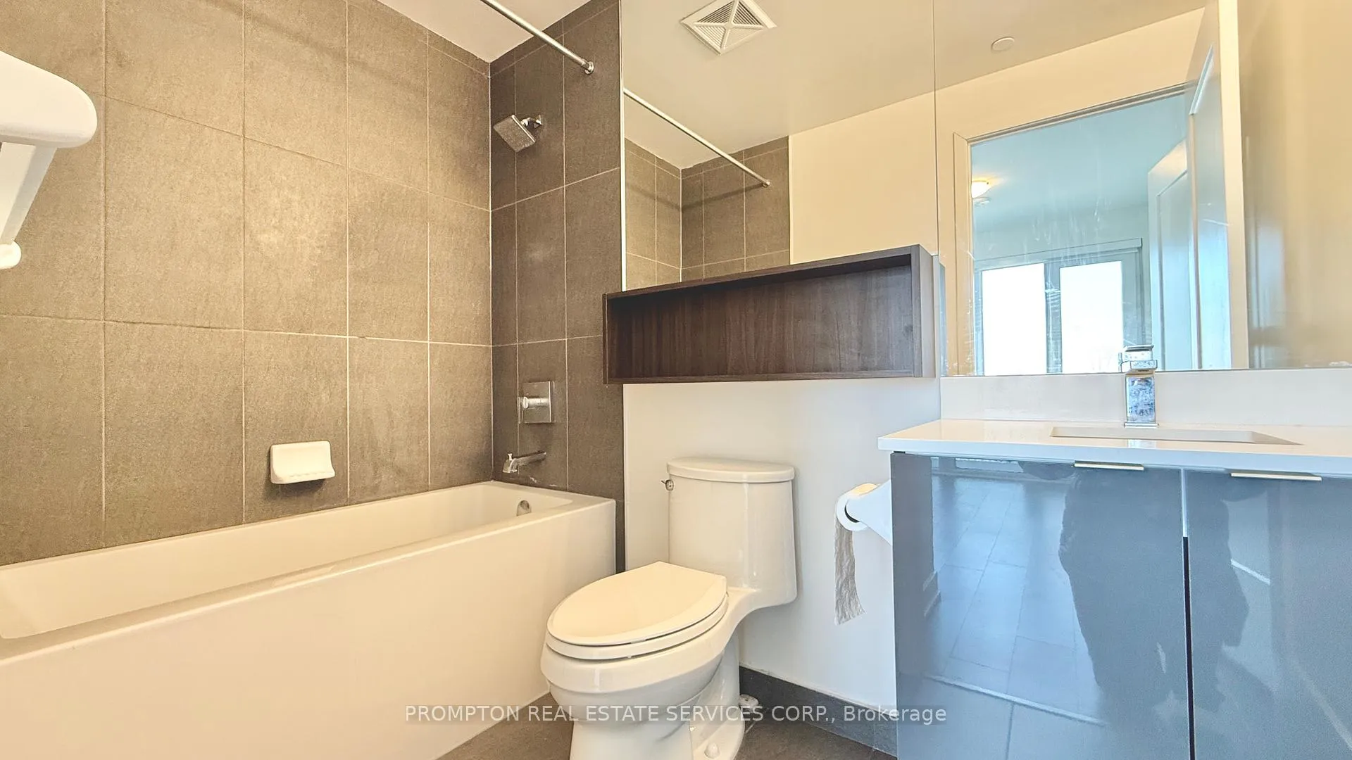 Photo 12 of Unit 1614, 60 Princess Street, Toronto, Waterfront Communities — HOMEH
