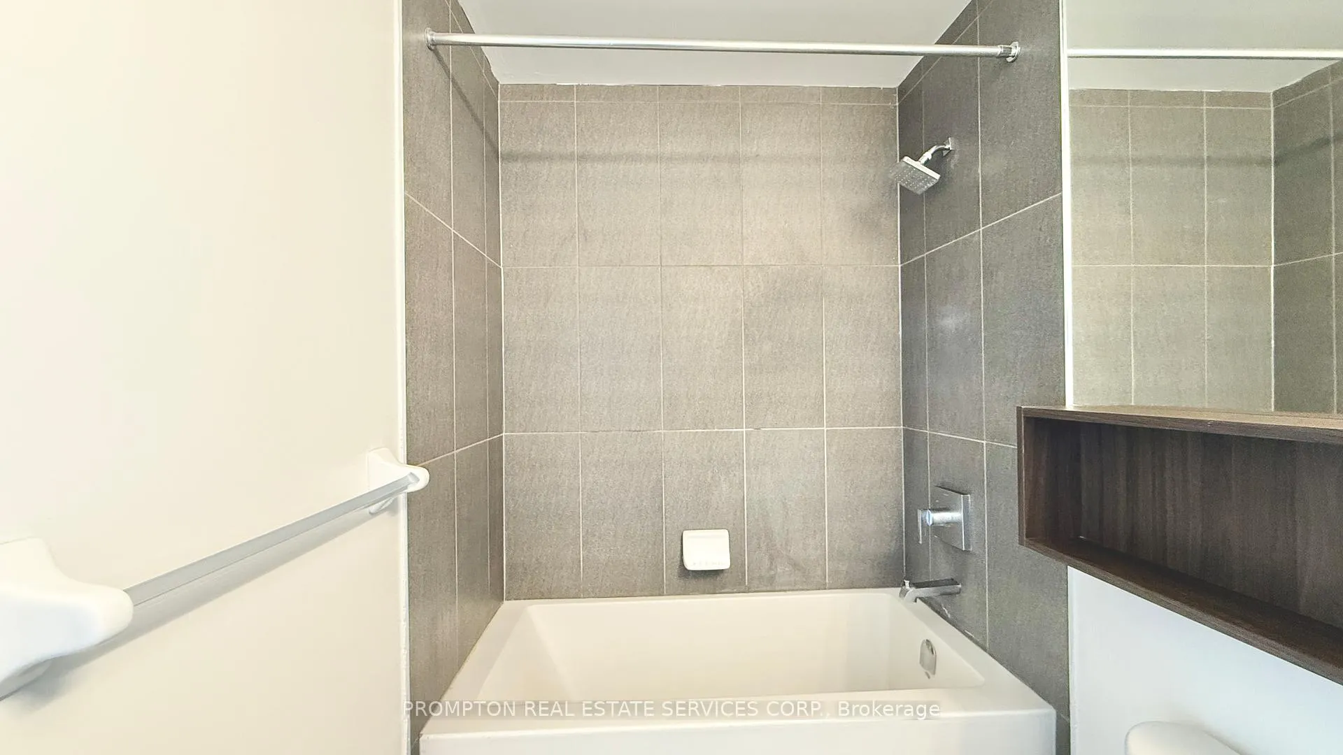 Photo 13 of Unit 1614, 60 Princess Street, Toronto, Waterfront Communities — HOMEH