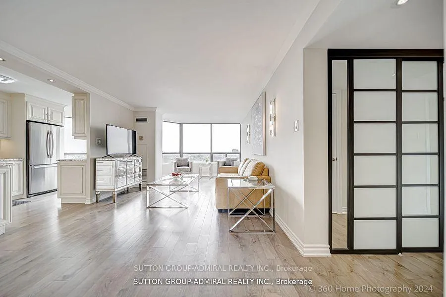 Front of Unit 1005, 7440 Bathurst Street