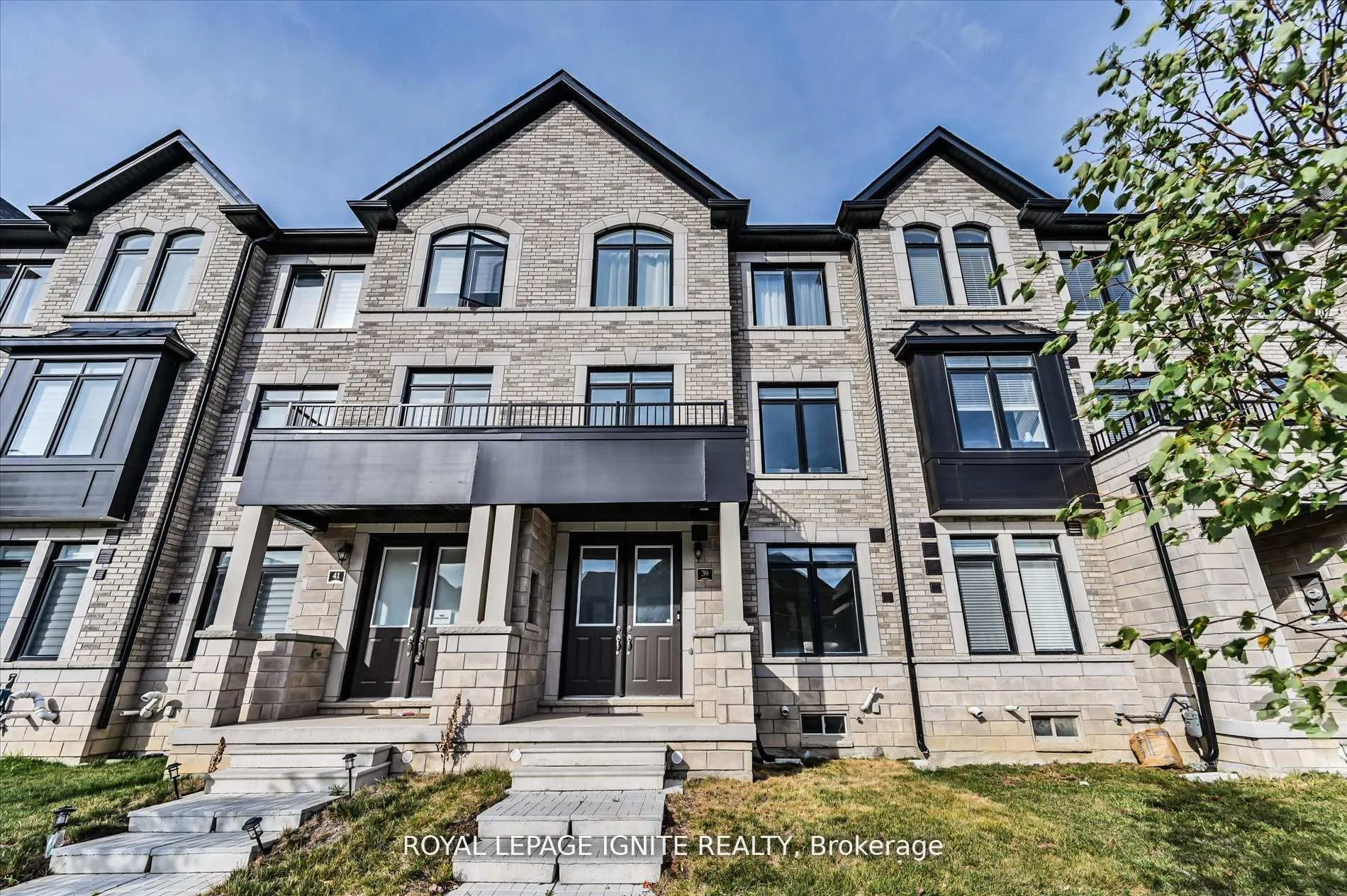 Photo 1 of 39 Minnock Street, Caledon, Rural Caledon — HOMEH