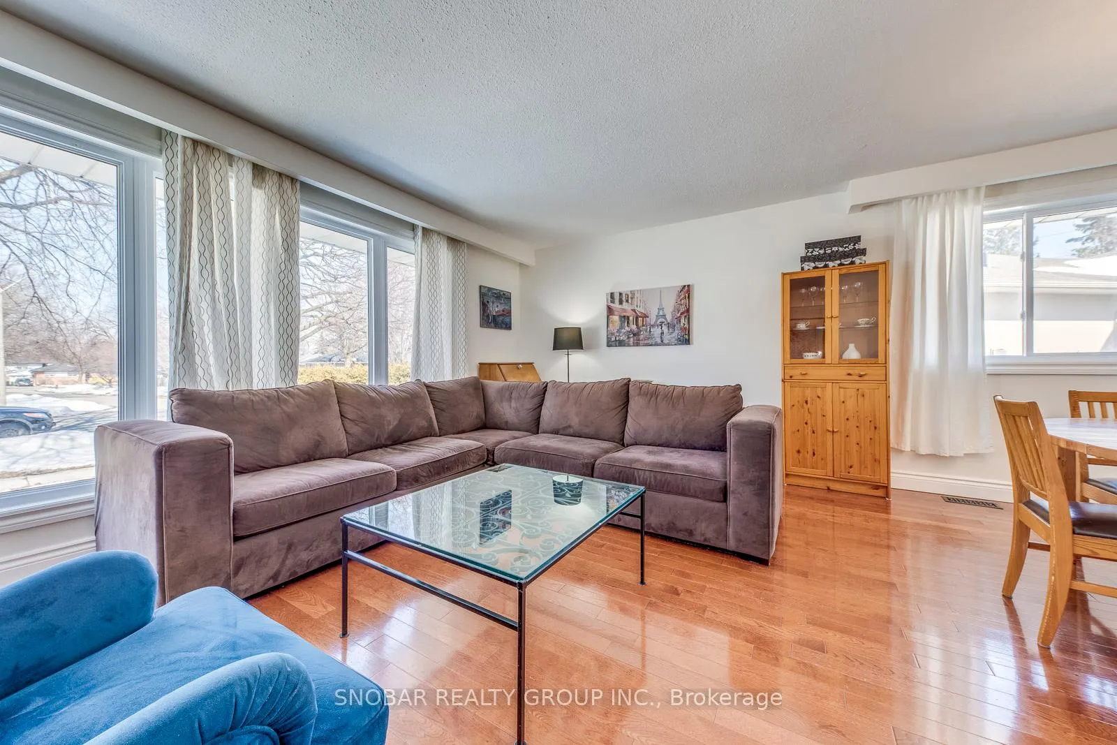 Photo 3 of 19 Powburn Place, Etobicoke, Willowridge-Martingrove-Richview — HOMEH