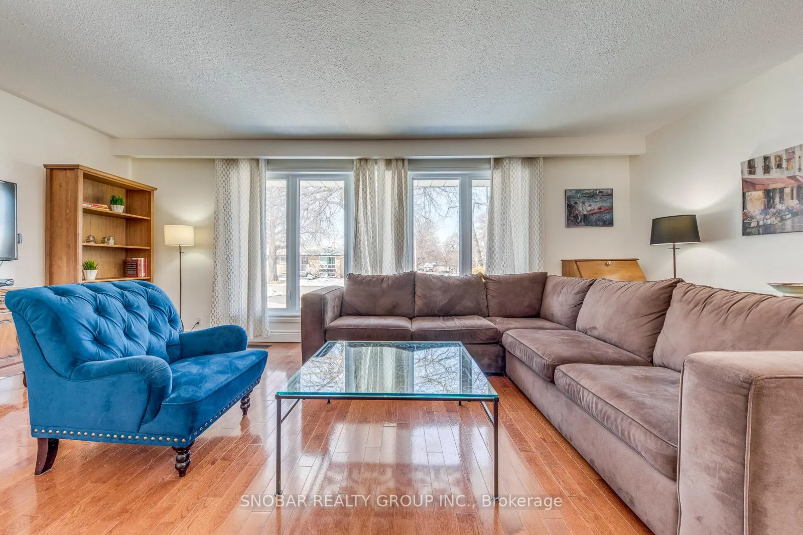 Photo 5 of 19 Powburn Place, Etobicoke, Willowridge-Martingrove-Richview — HOMEH