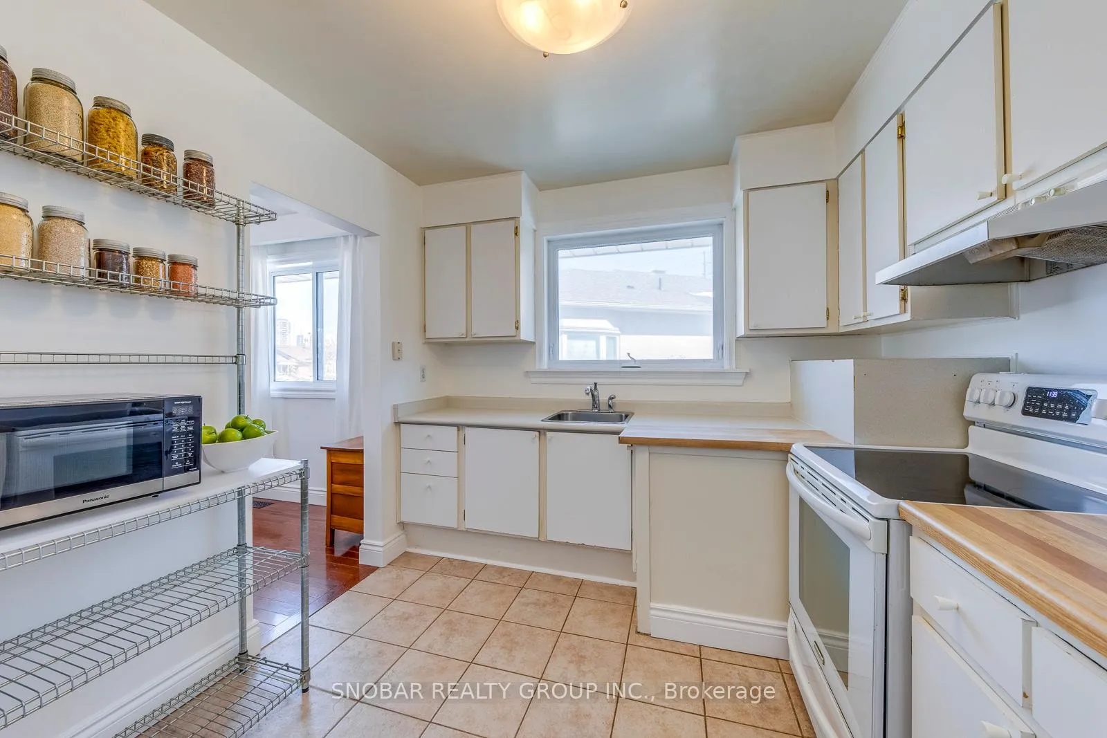 Photo 11 of 19 Powburn Place, Etobicoke, Willowridge-Martingrove-Richview — HOMEH