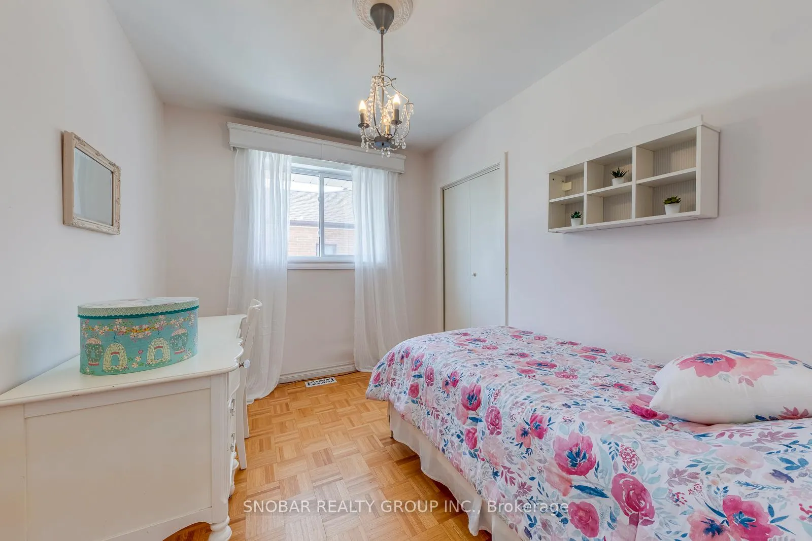 Photo 14 of 19 Powburn Place, Etobicoke, Willowridge-Martingrove-Richview — HOMEH
