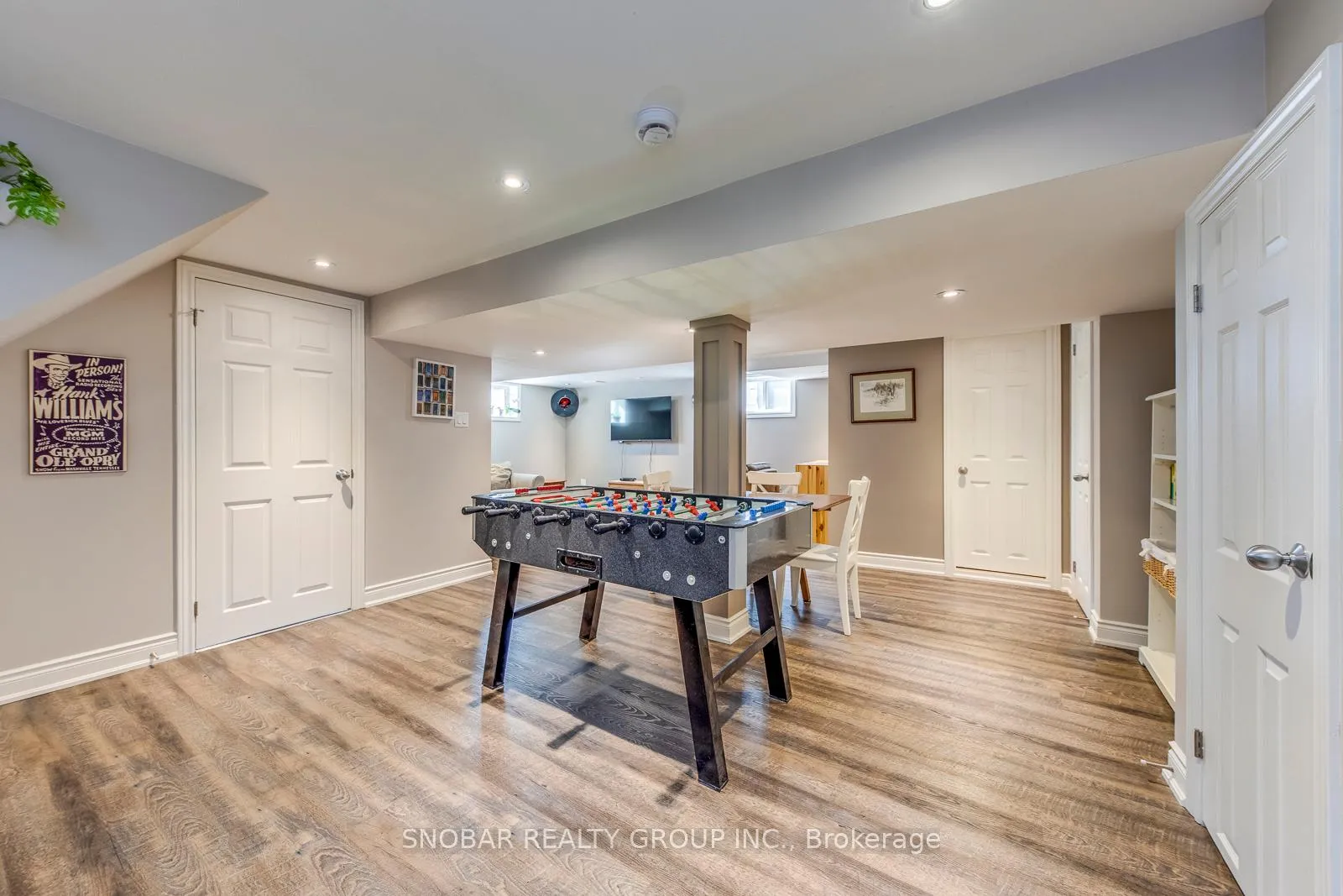 Photo 16 of 19 Powburn Place, Etobicoke, Willowridge-Martingrove-Richview — HOMEH