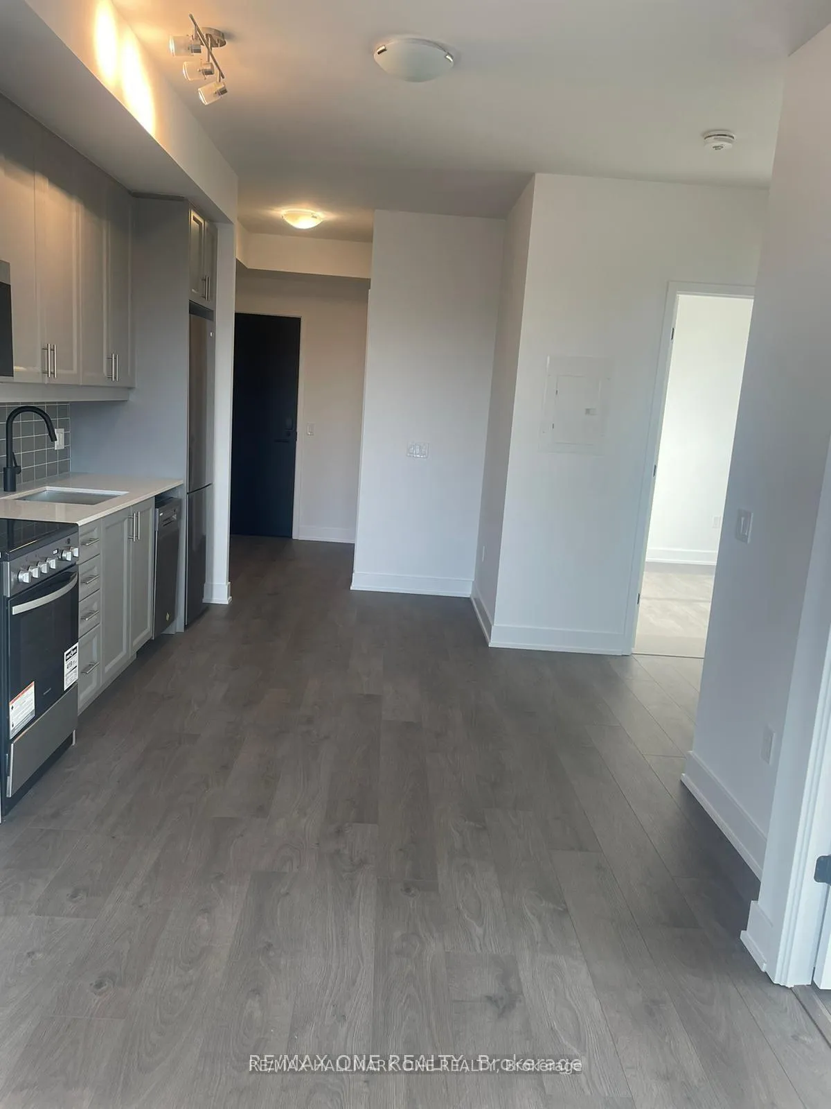 Photo 4 of Unit 609, 2343 Khalsa Gate, Oakville, Westmount — HOMEH