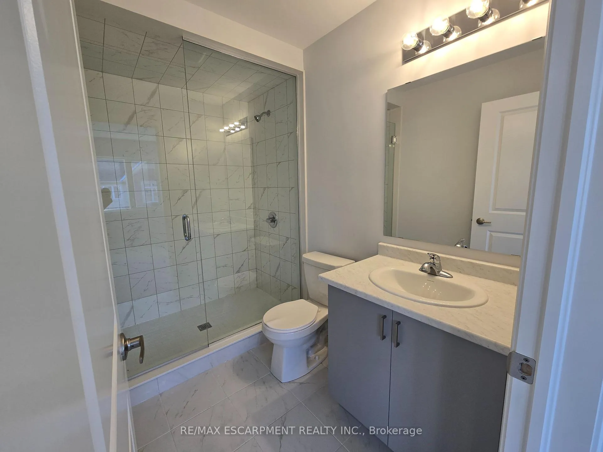Photo 13 of Unit 5, 205 Thames Way, Hamilton, Mount Hope — HOMEH