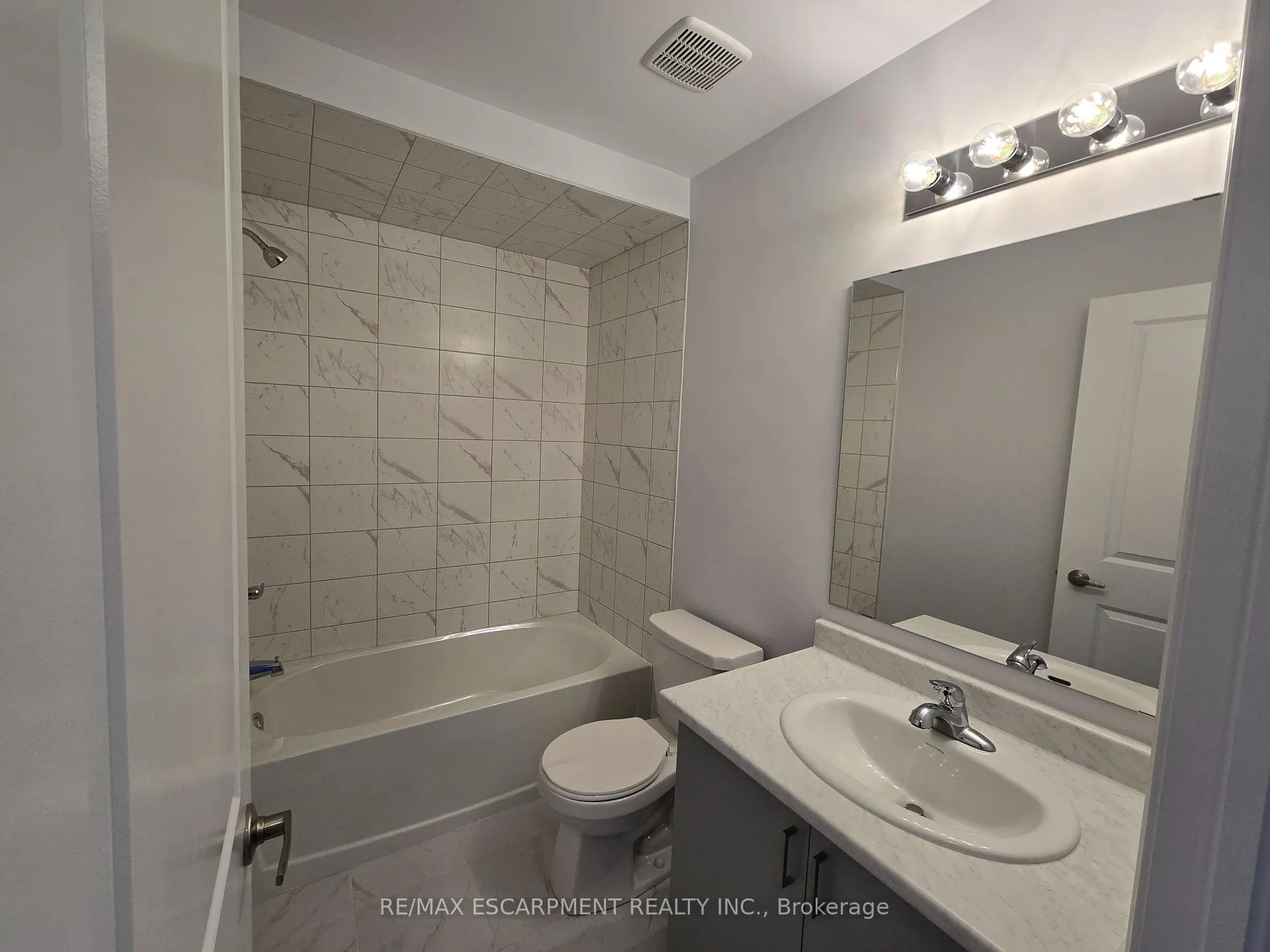 Photo 16 of Unit 5, 205 Thames Way, Hamilton, Mount Hope — HOMEH