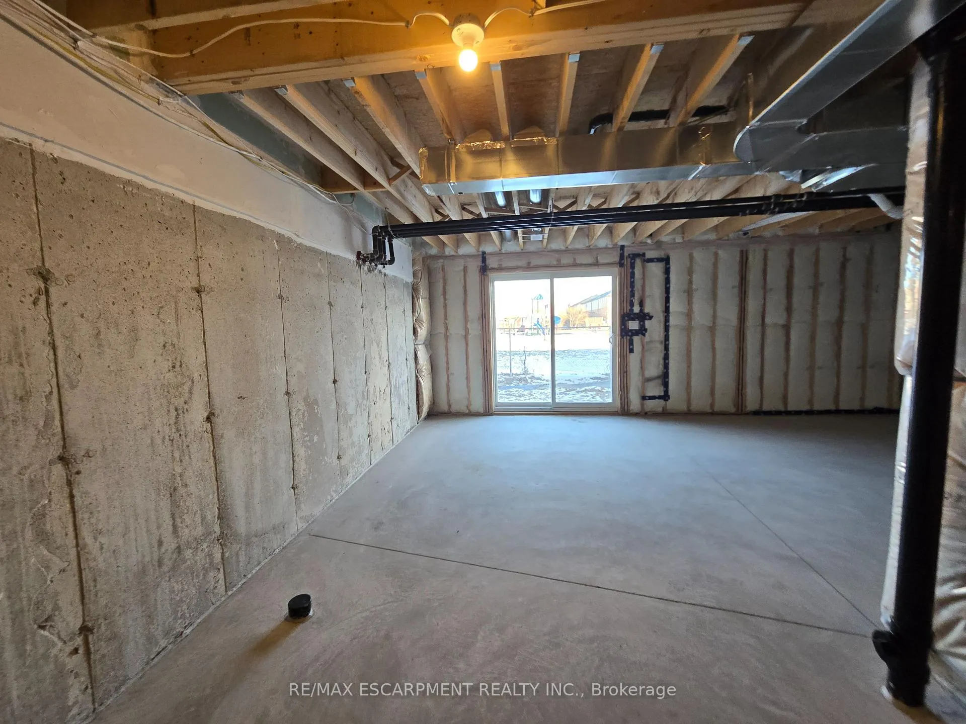 Photo 18 of Unit 5, 205 Thames Way, Hamilton, Mount Hope — HOMEH
