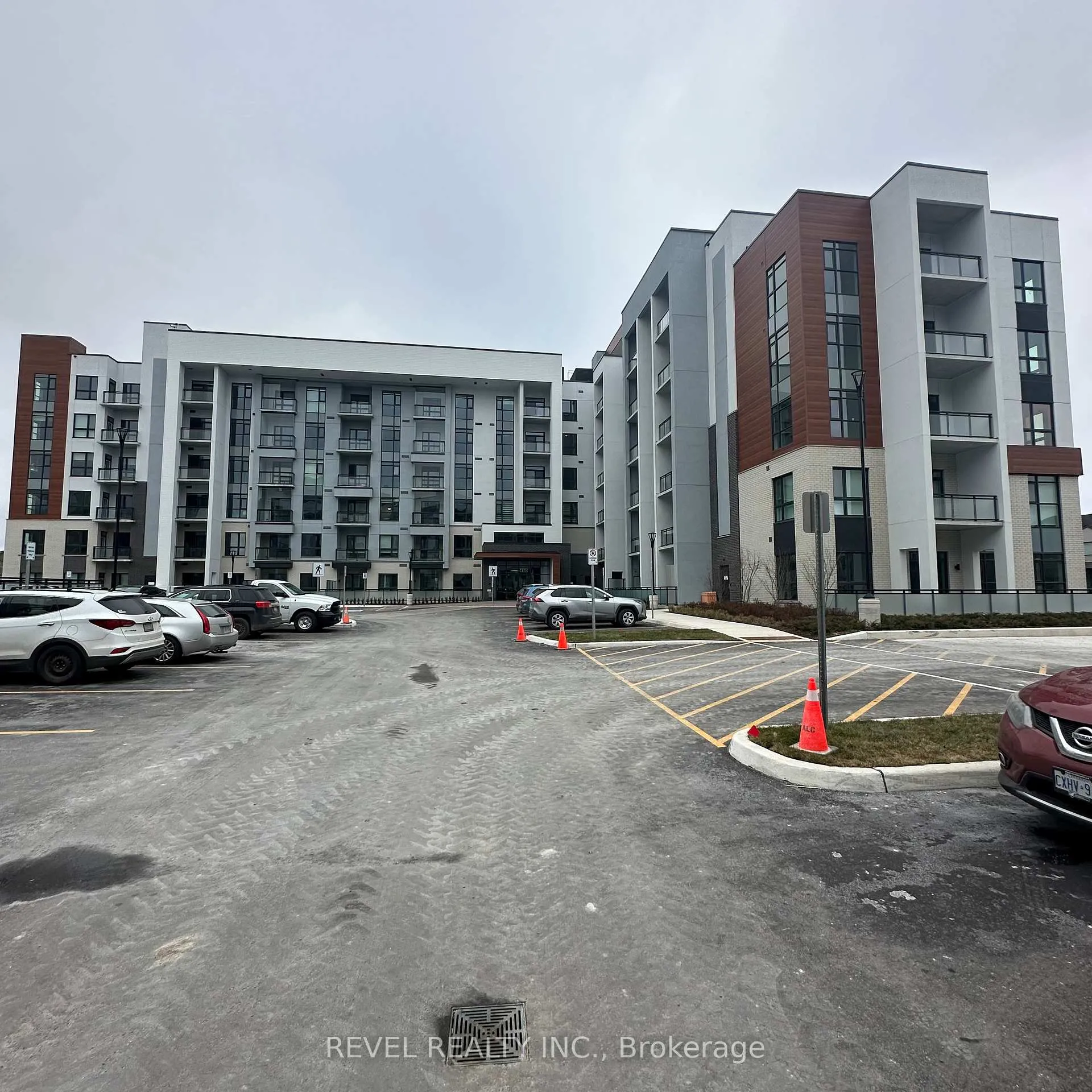 Front of Unit 414, 460 Gordon Krantz Avenue