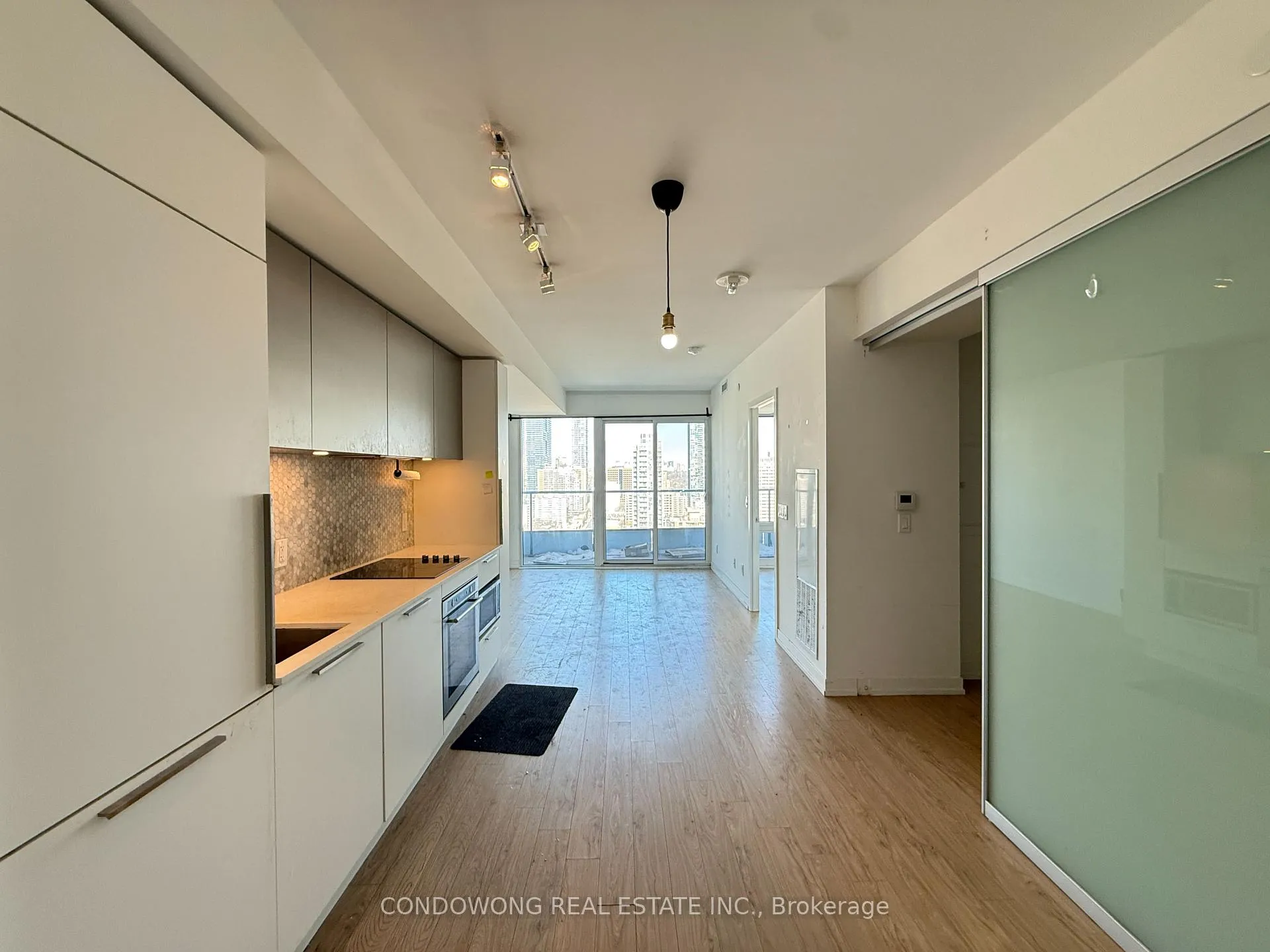 Front of Unit 3109, 85 Wood Street