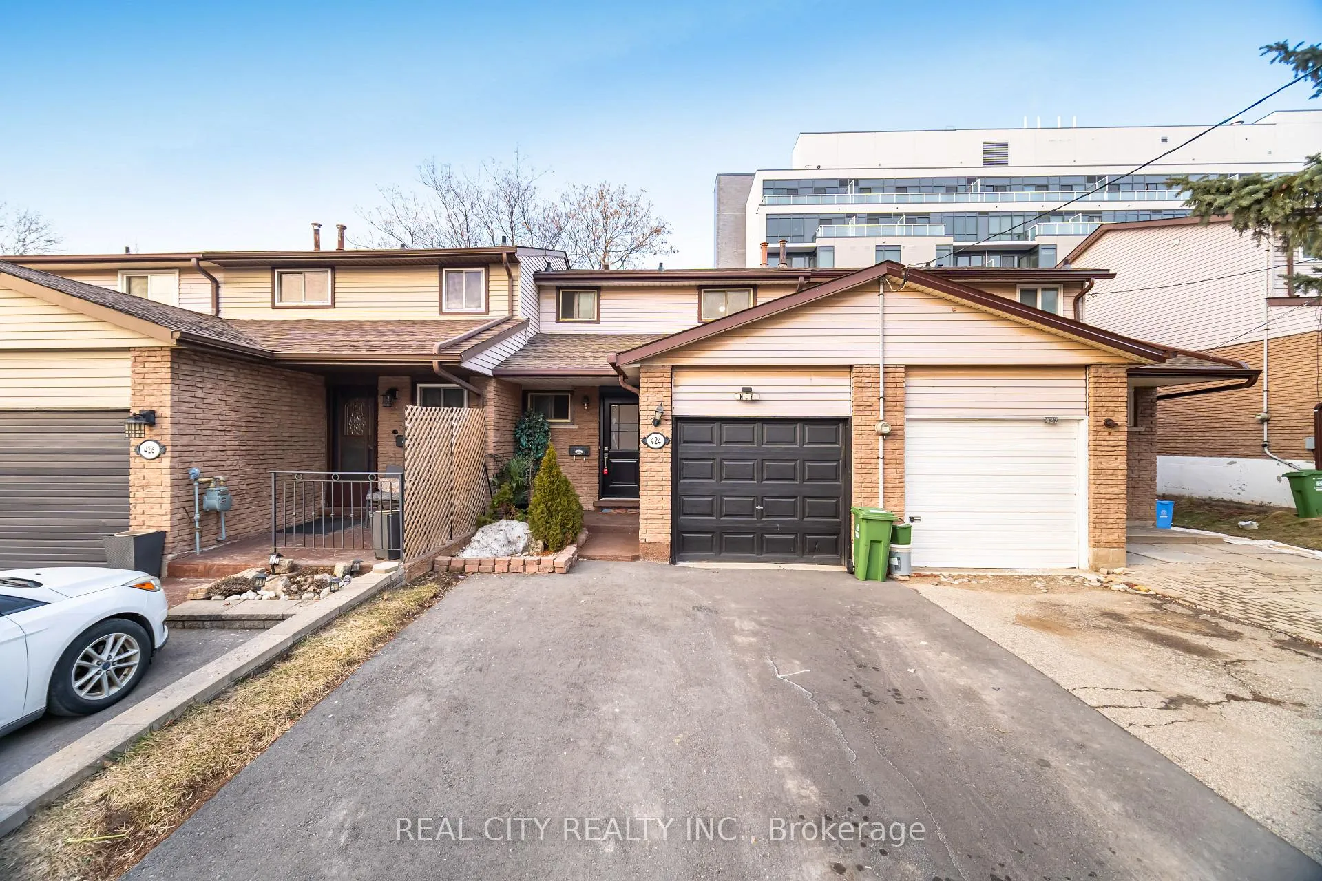 Photo 4 of 424 Jackson Street W, Hamilton, Kirkendall — HOMEH