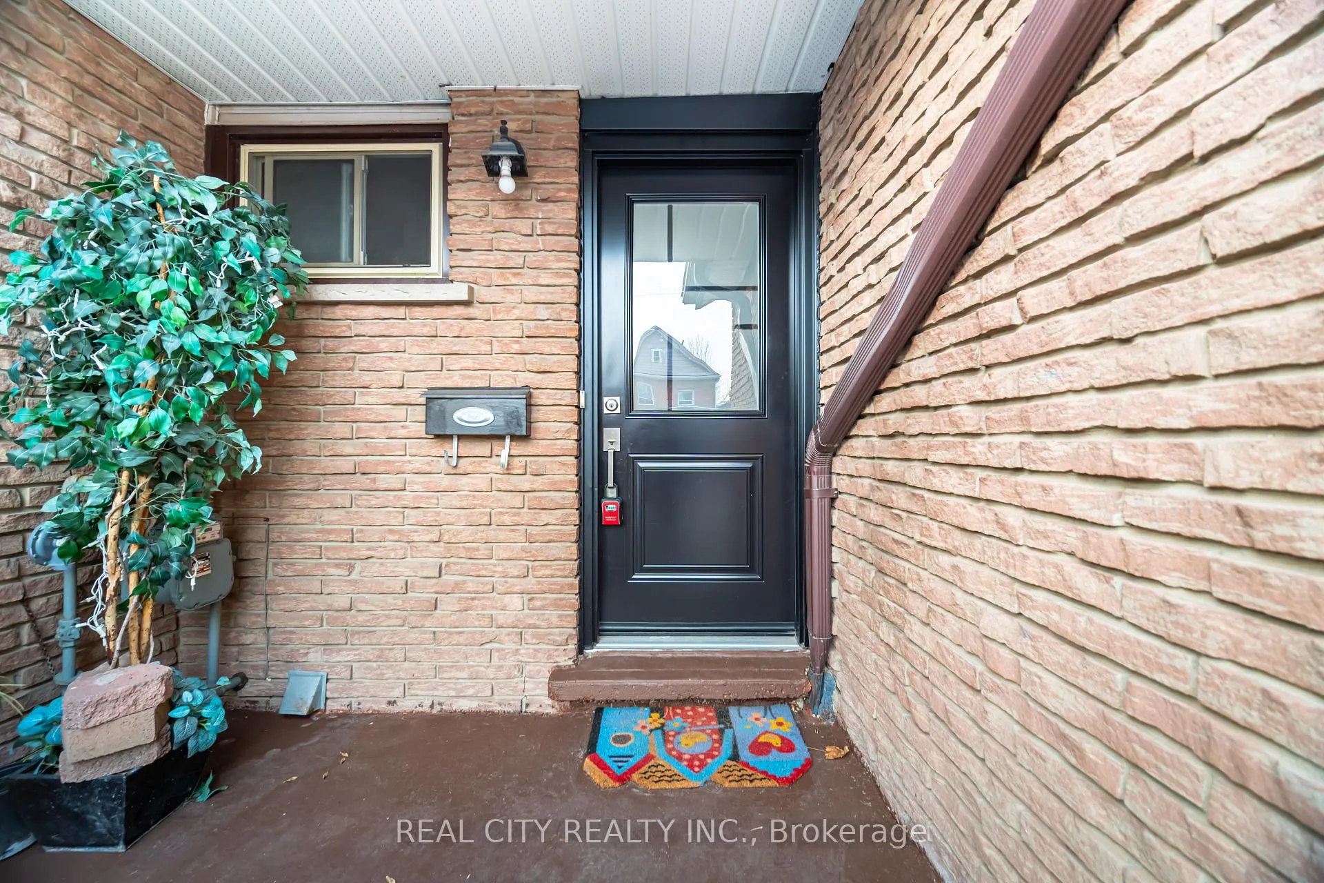 Photo 10 of 424 Jackson Street W, Hamilton, Kirkendall — HOMEH