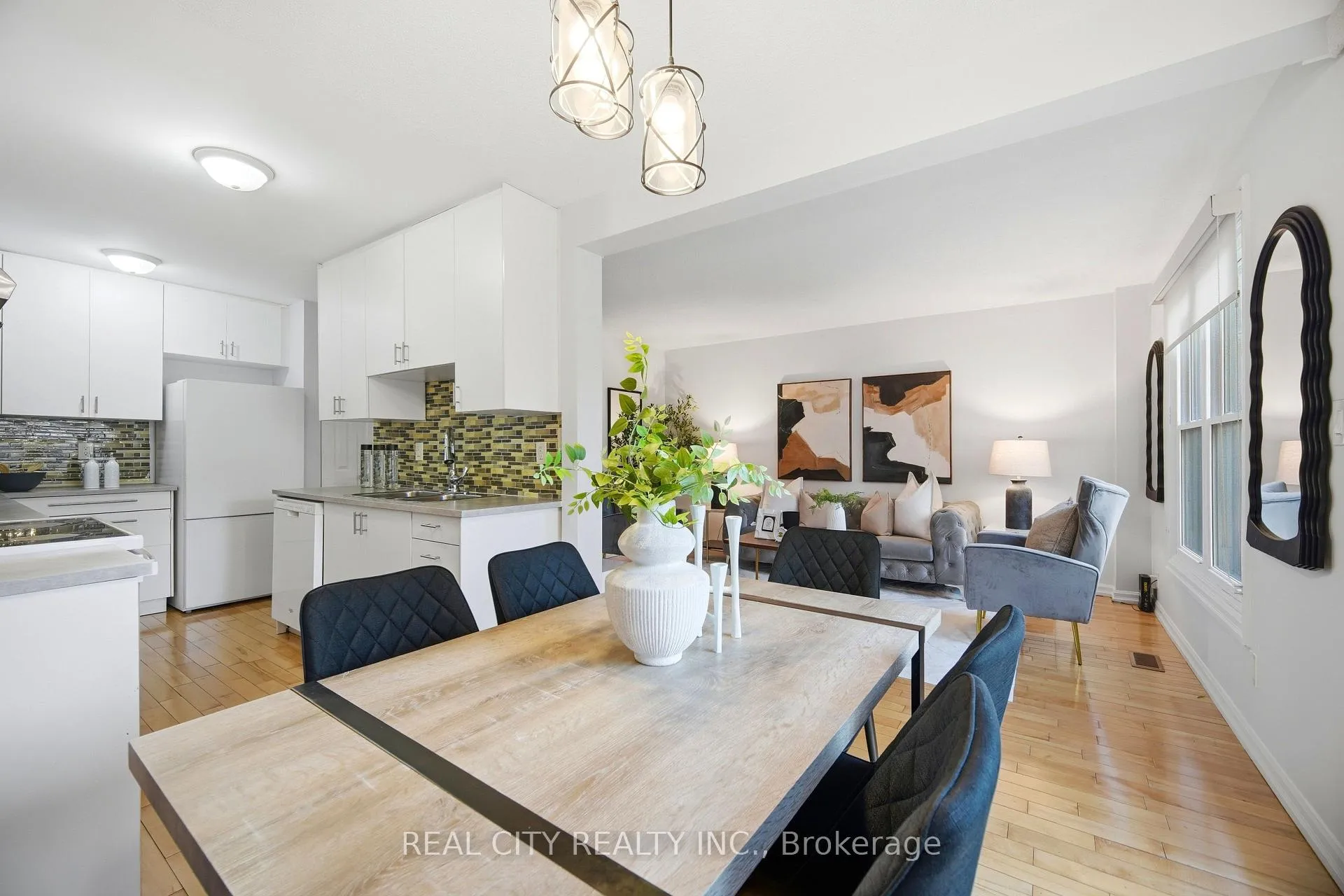 Photo 16 of 424 Jackson Street W, Hamilton, Kirkendall — HOMEH