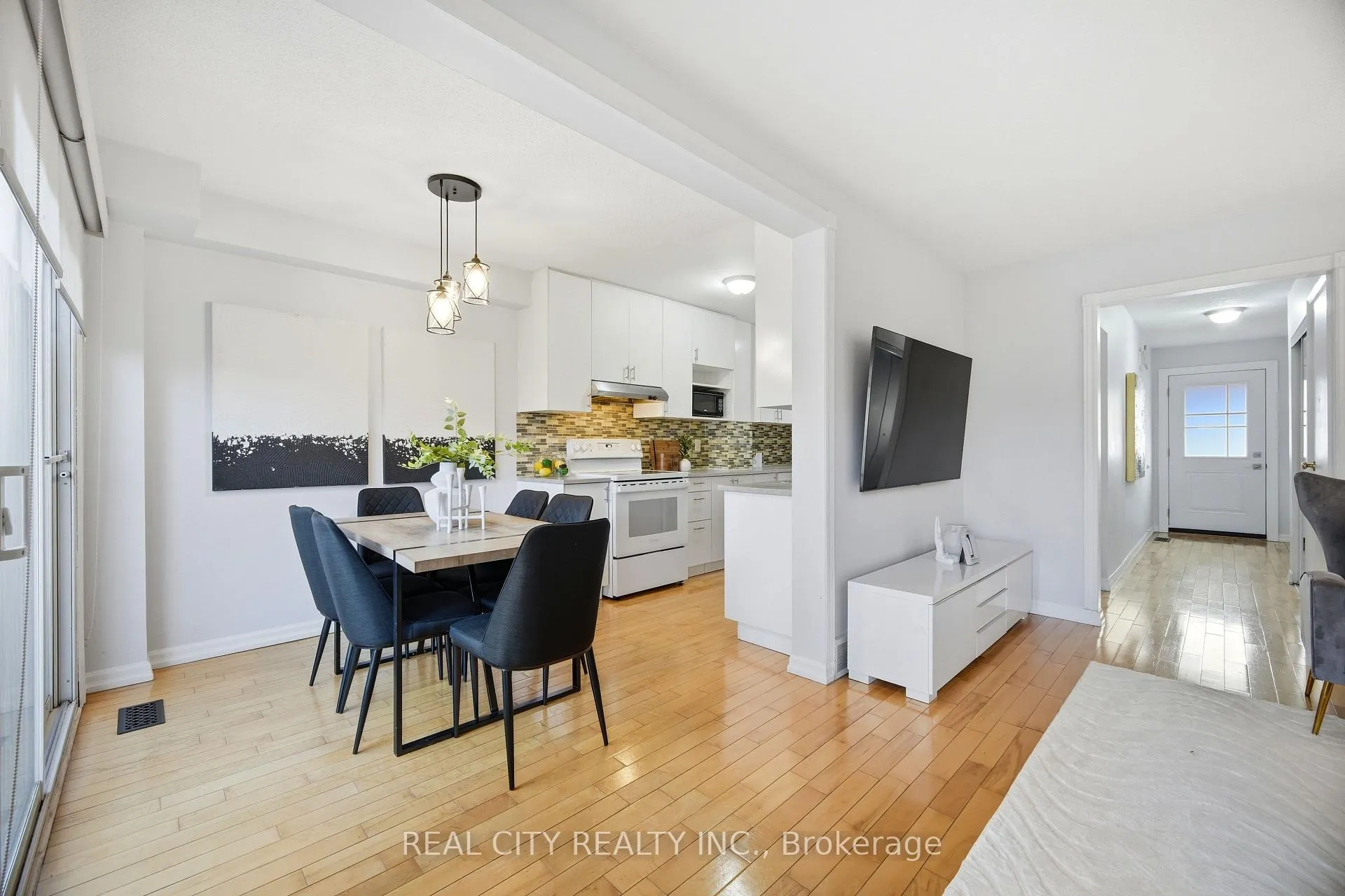 Photo 19 of 424 Jackson Street W, Hamilton, Kirkendall — HOMEH