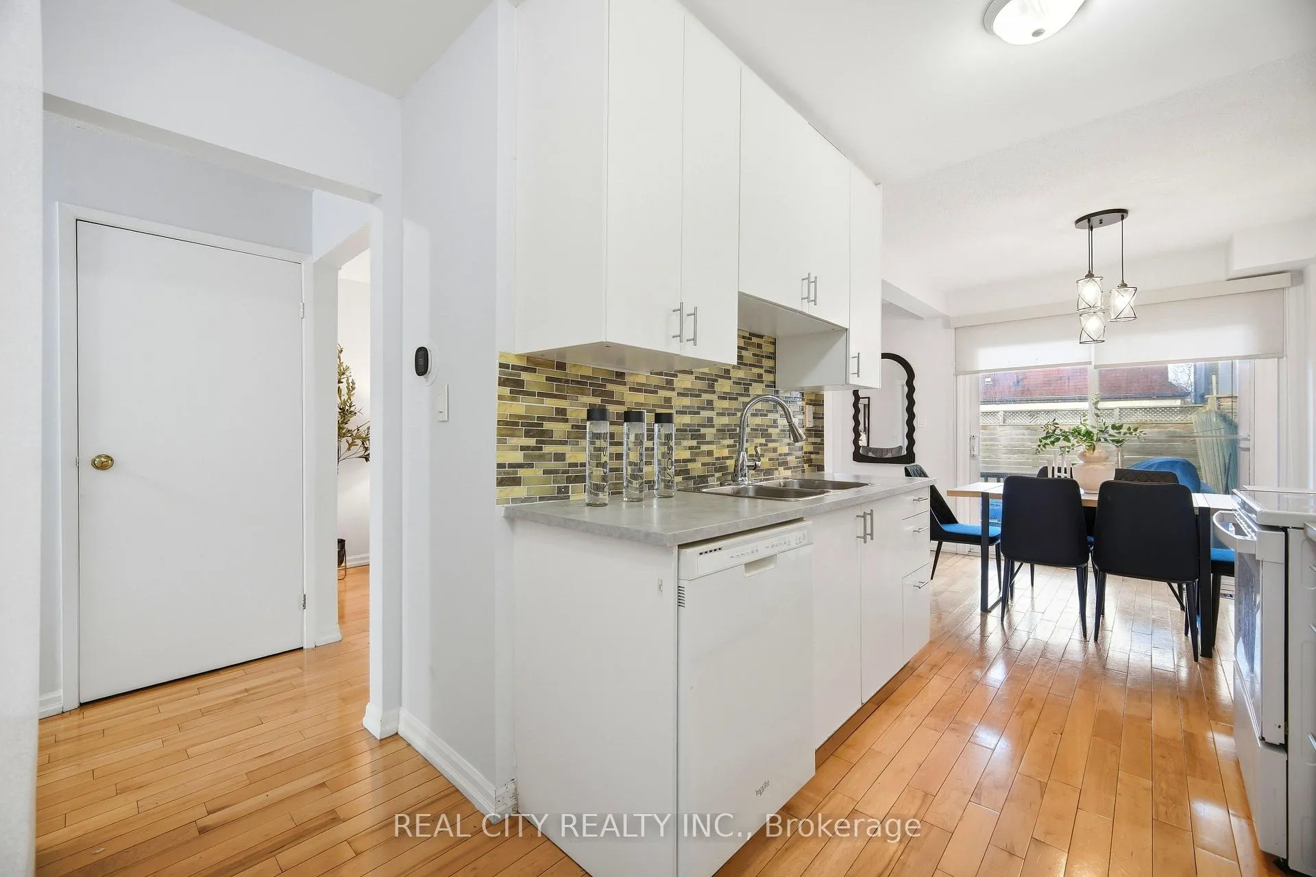 Photo 20 of 424 Jackson Street W, Hamilton, Kirkendall — HOMEH