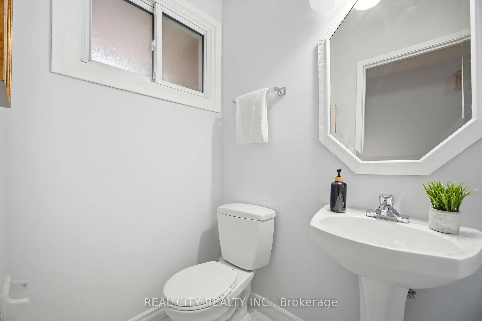 Photo 24 of 424 Jackson Street W, Hamilton, Kirkendall — HOMEH