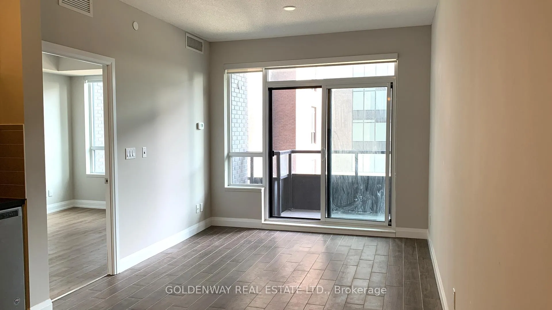Photo 4 of Unit 529, 25 Water Walk Drive, Markham, Unionville — HOMEH